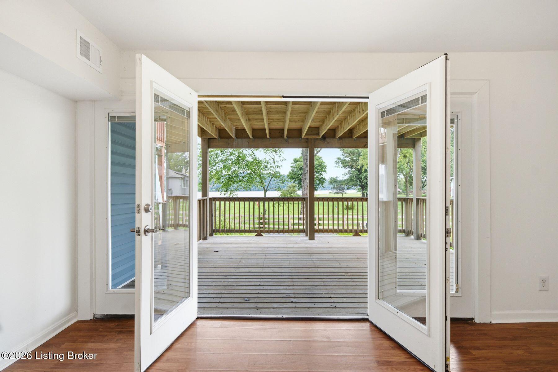 13909 Harbour Pl Property Photo 17