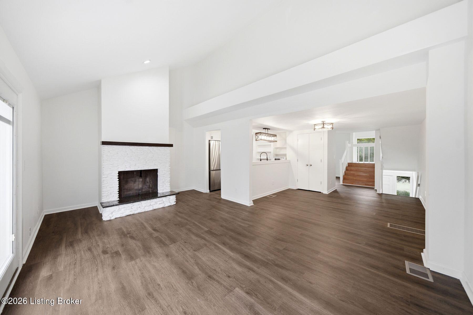 13909 Harbour Pl Property Photo 32