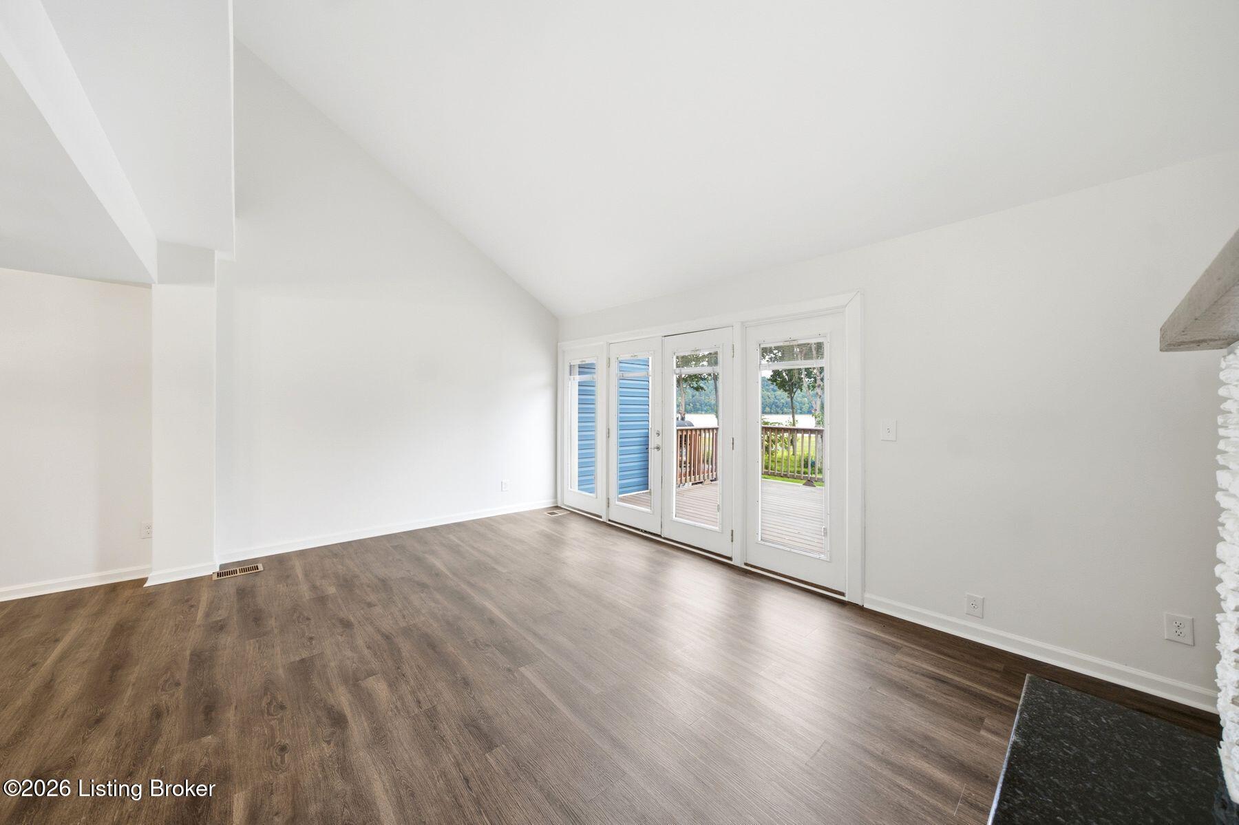 13909 Harbour Pl Property Photo 33