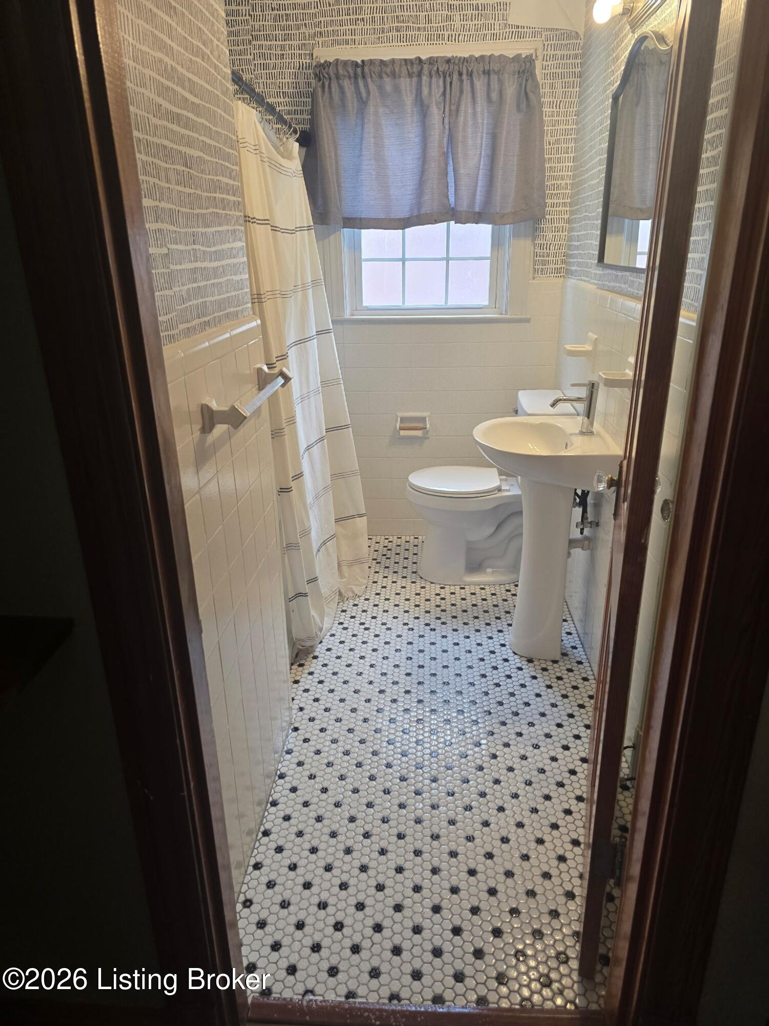 5614 Morrison Ave Property Photo 11
