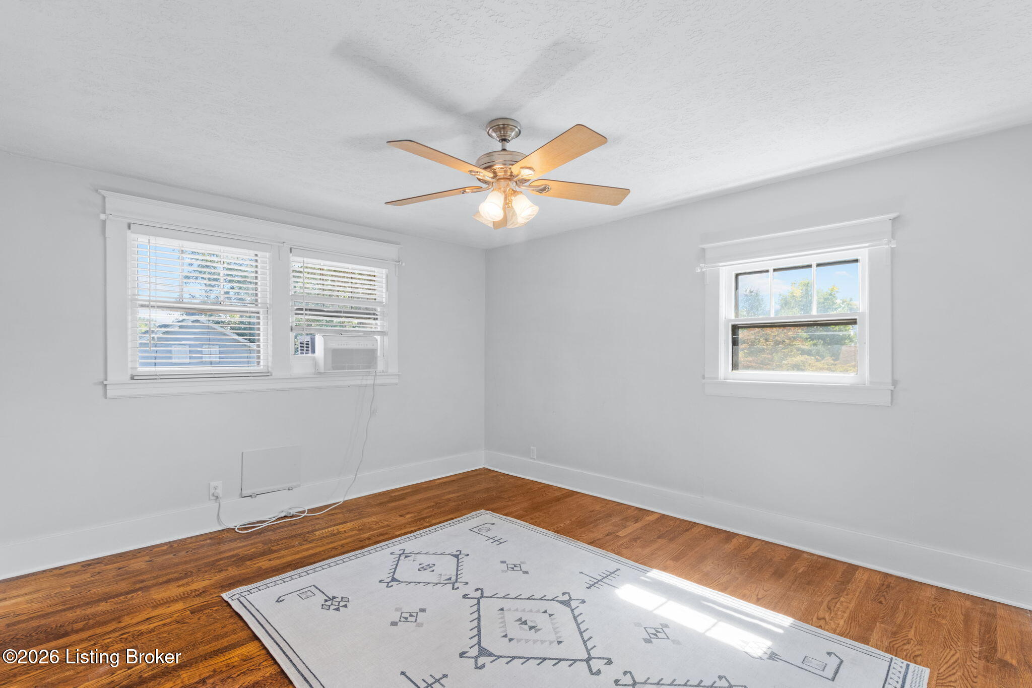 1424 Cardinal Dr Property Photo 29