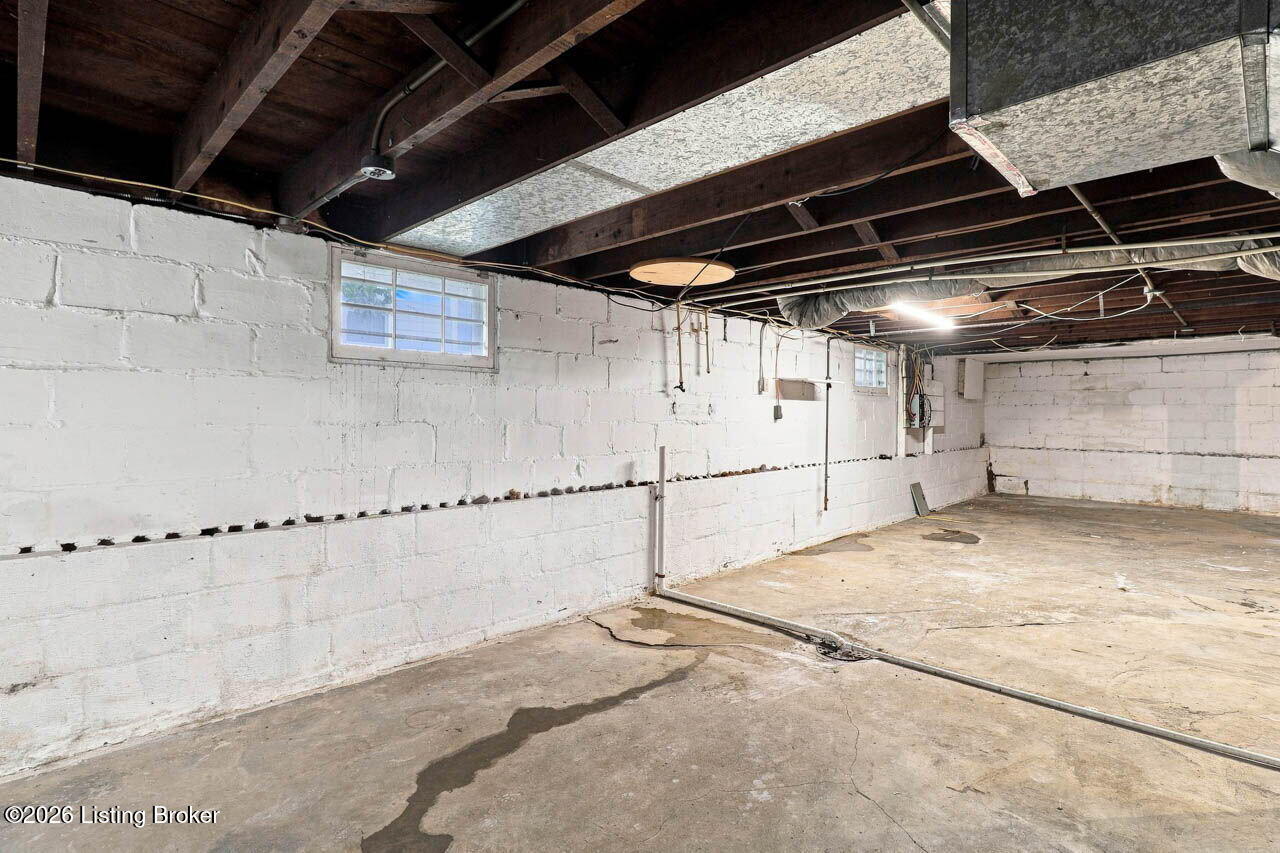 119 Gillette Ave Property Photo 31