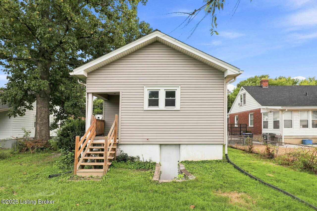 119 Gillette Ave Property Photo 39