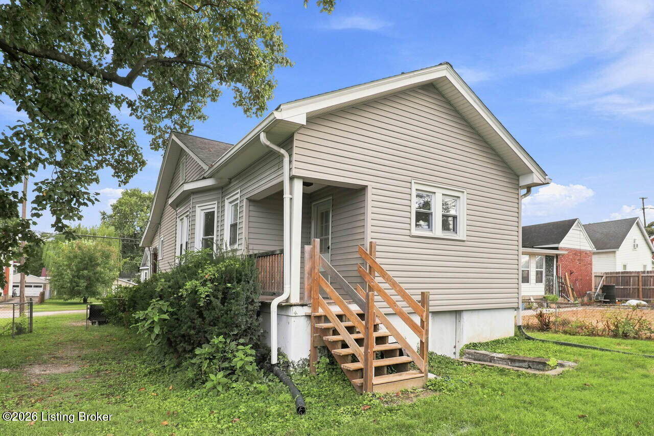 119 Gillette Ave Property Photo 40