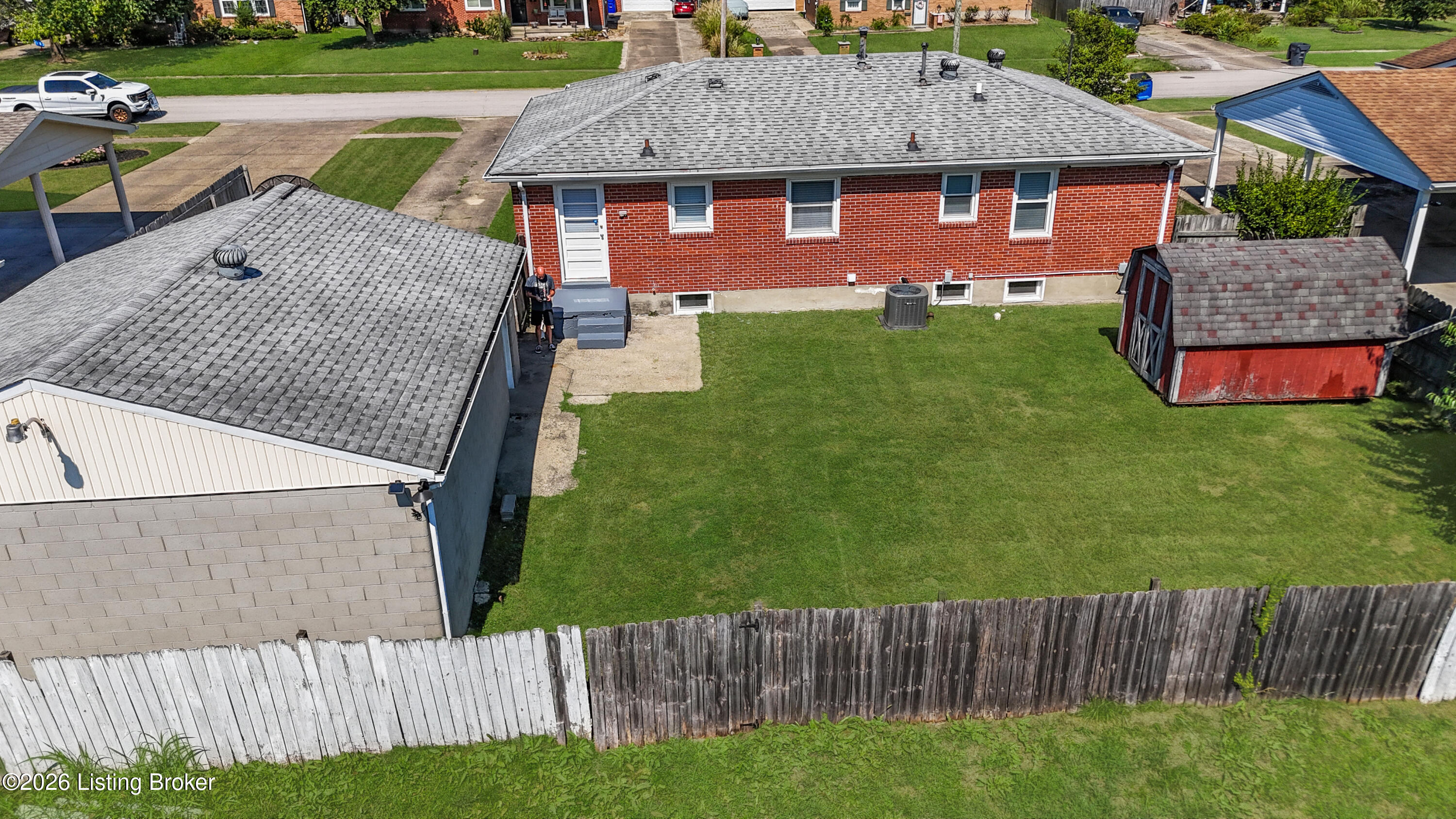 7106 Sunny Vale Way Property Photo 3