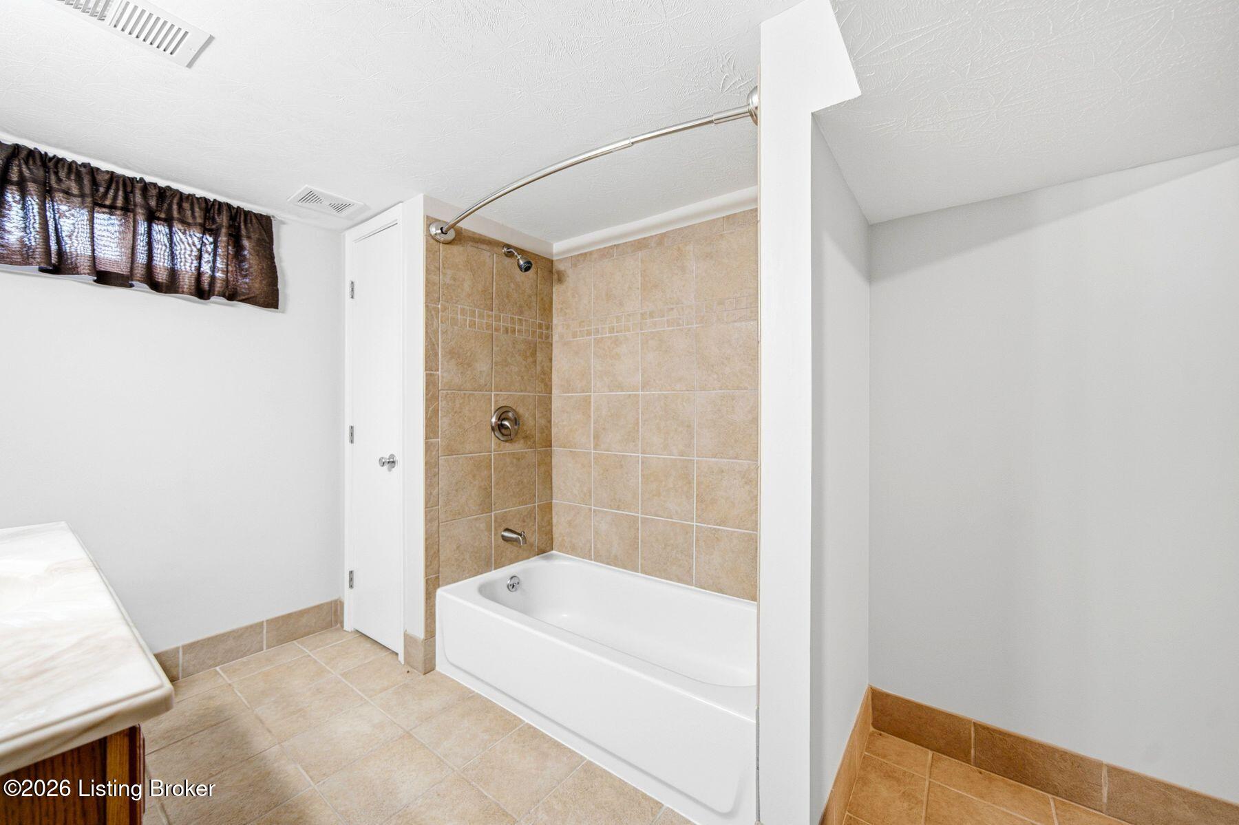 11815 Mahogany Dr Property Photo 28