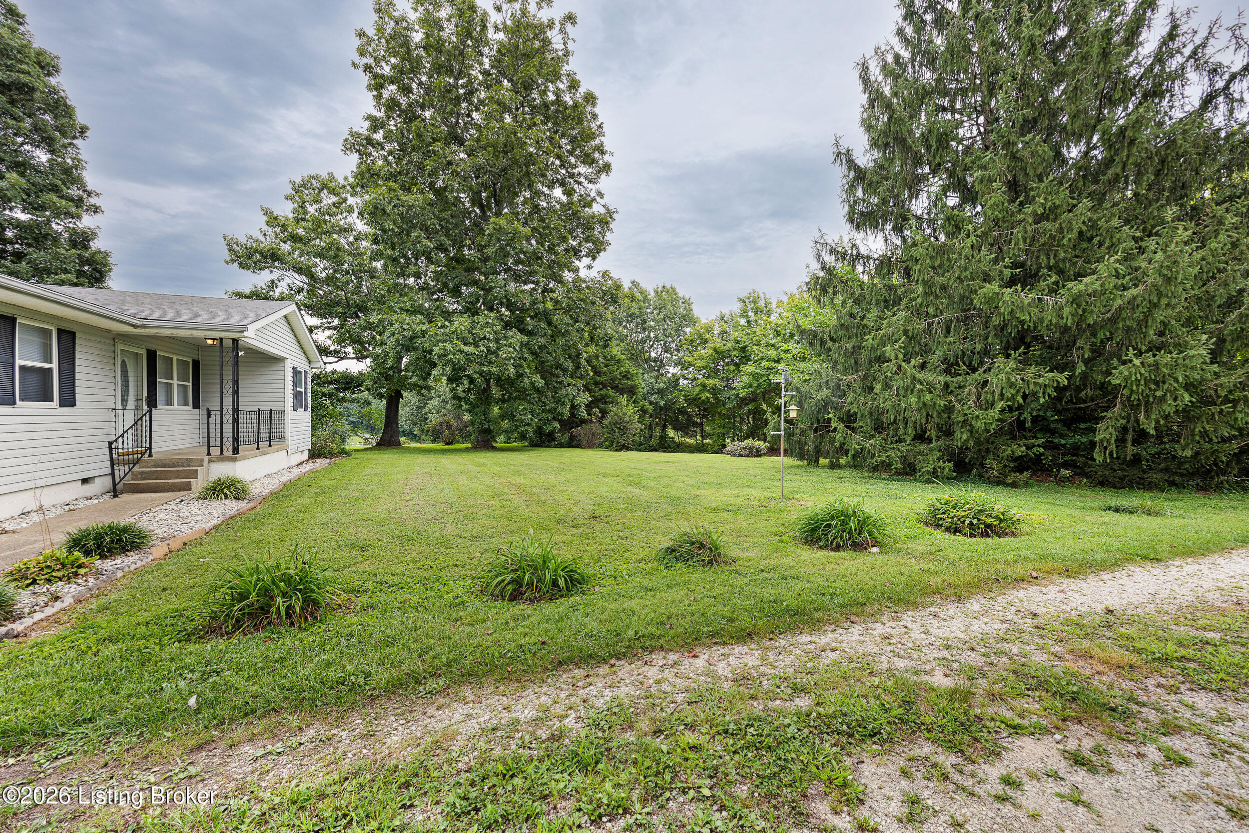 929 Sycamore Rd Property Photo 4