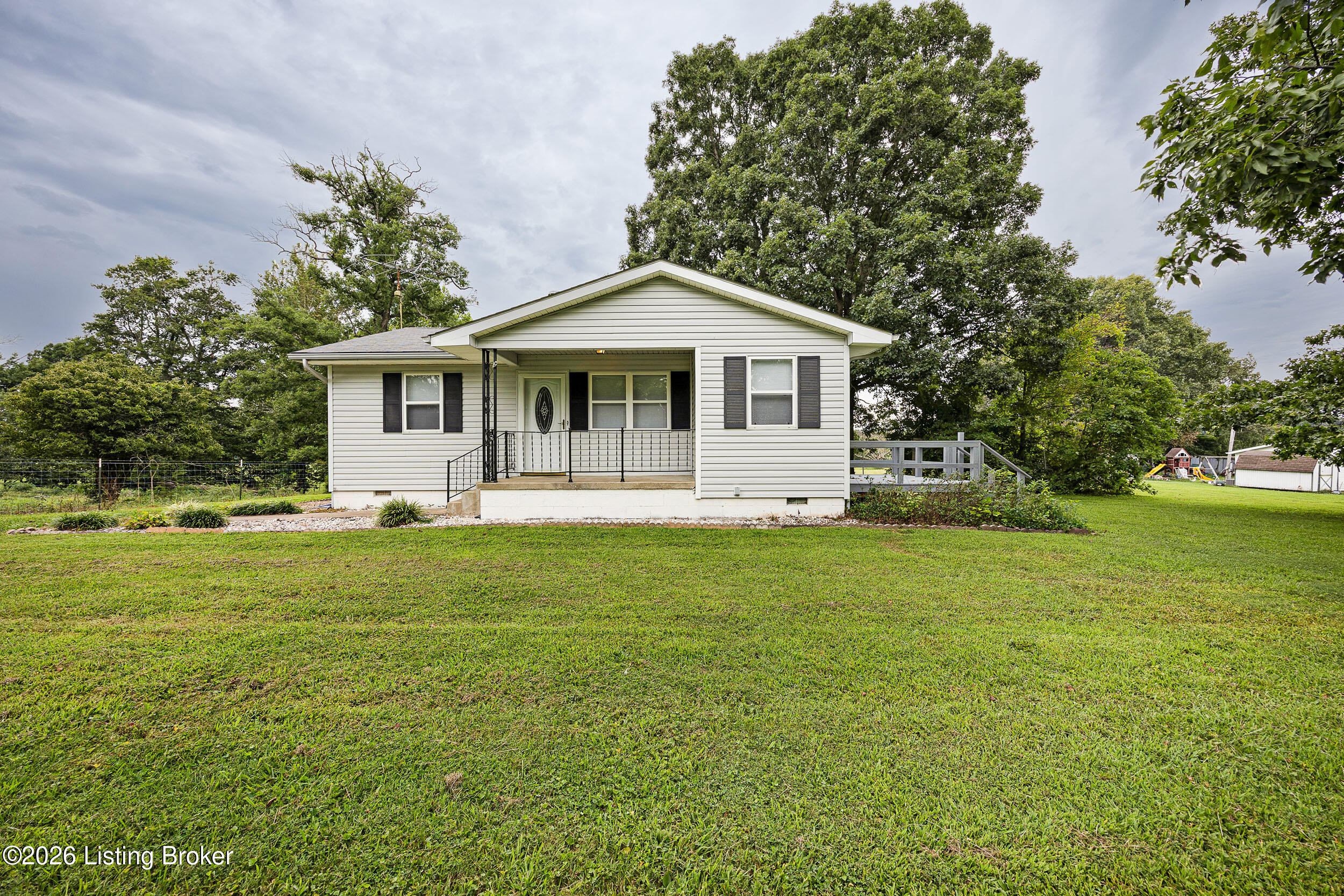 929 Sycamore Rd Property Photo 6