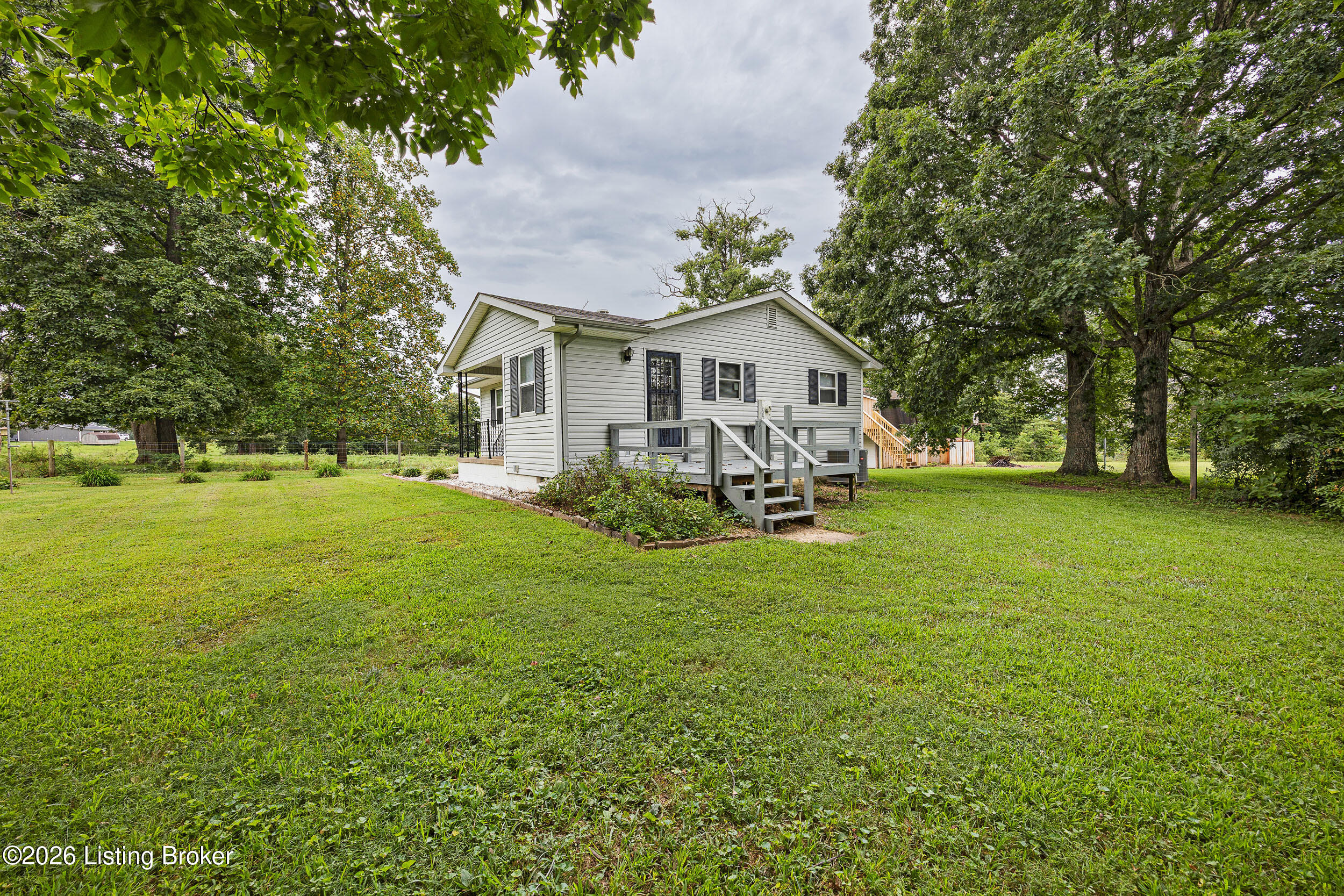 929 Sycamore Rd Property Photo 7