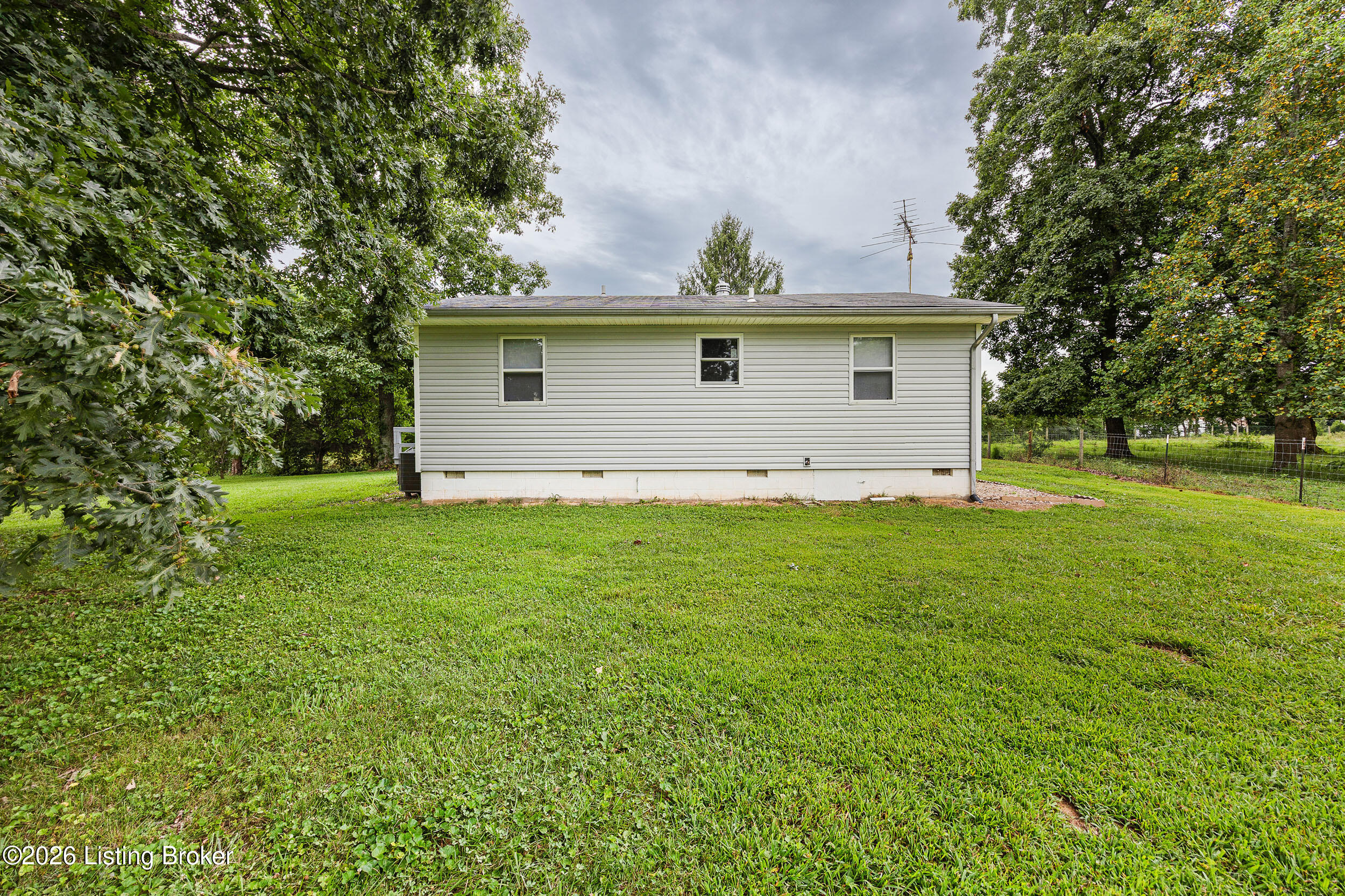 929 Sycamore Rd Property Photo 9
