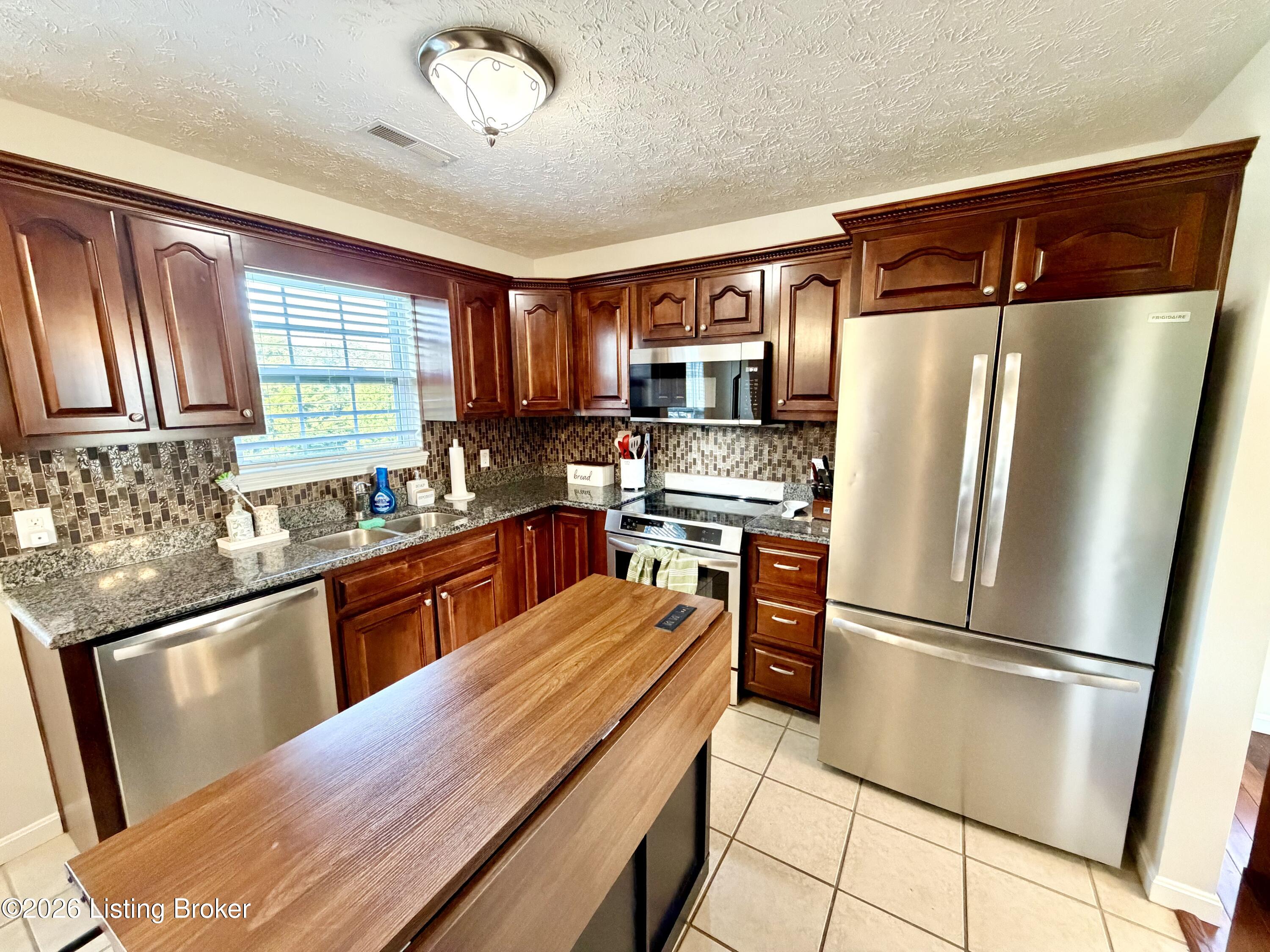 91 W Delia Way Property Photo 10