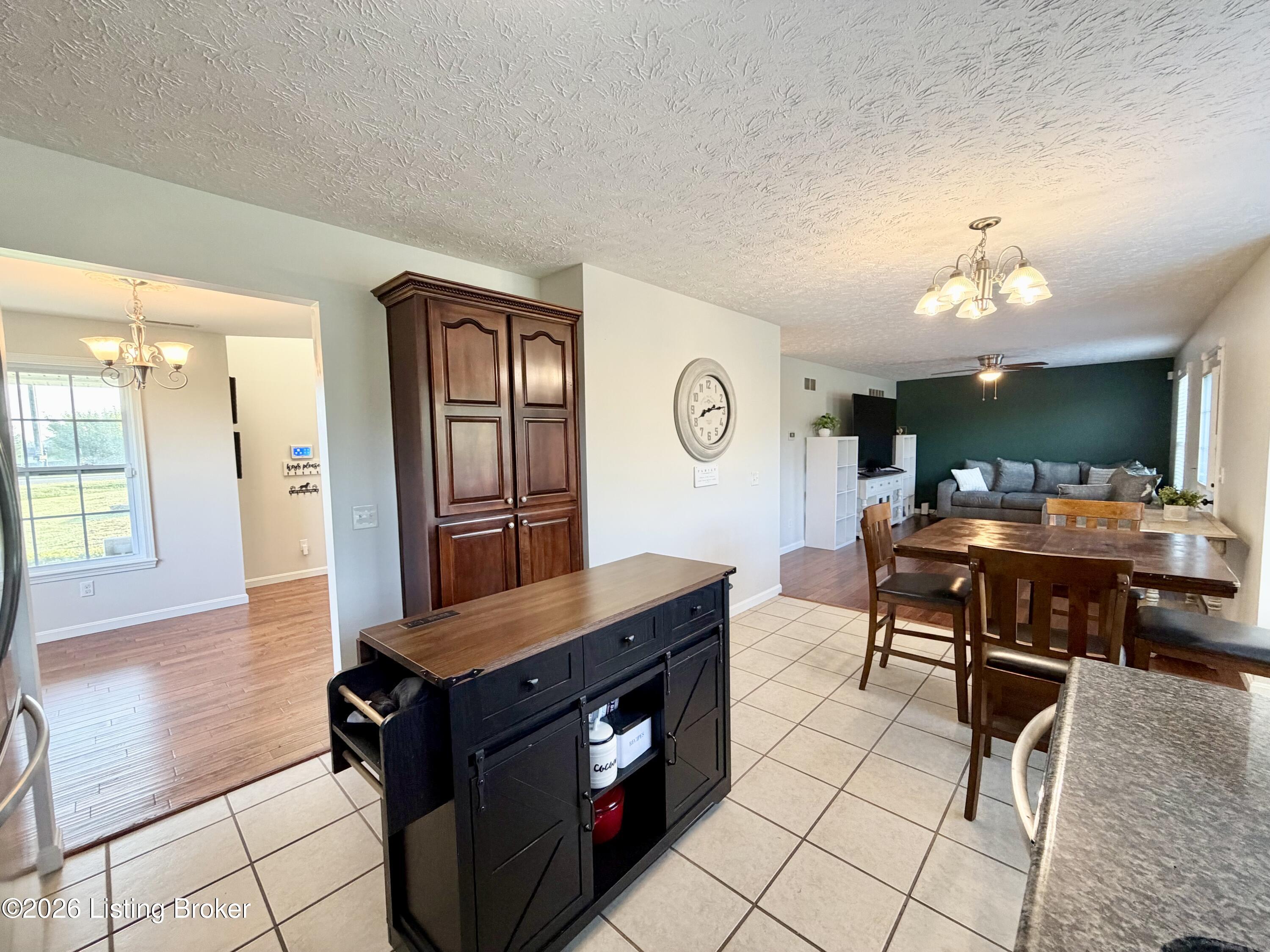 91 W Delia Way Property Photo 12