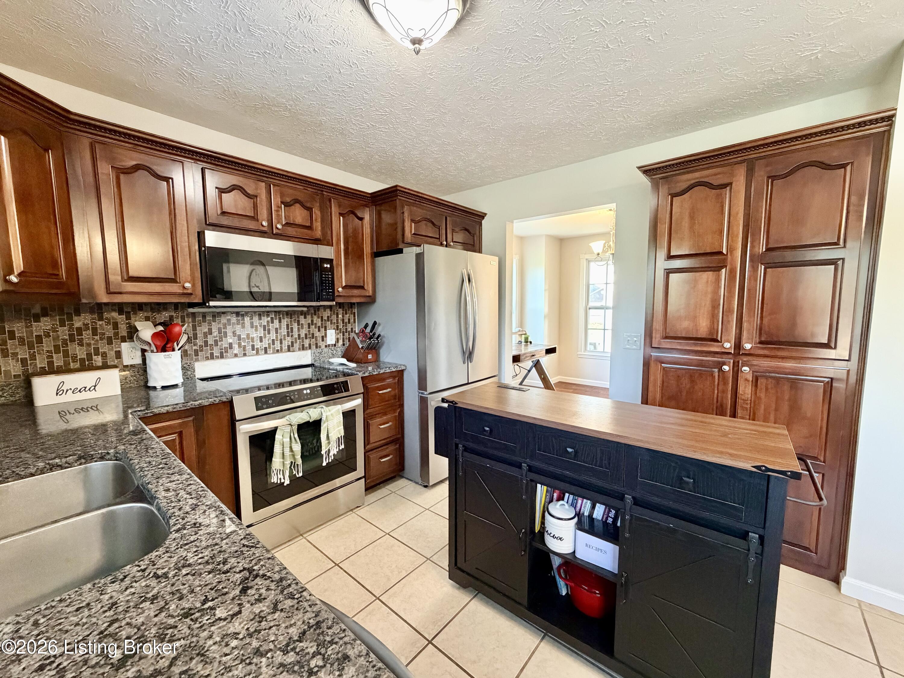 91 W Delia Way Property Photo 14