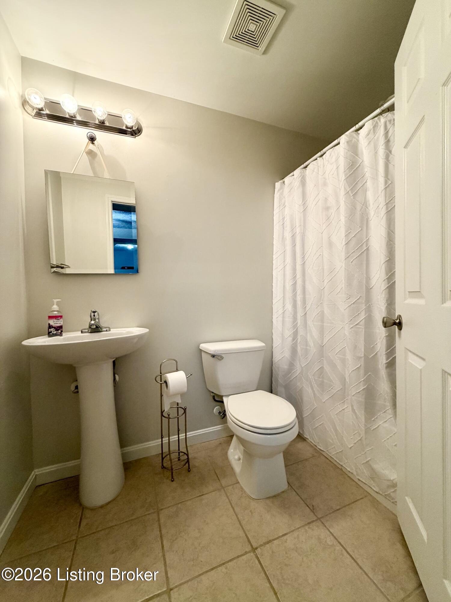 91 W Delia Way Property Photo 22