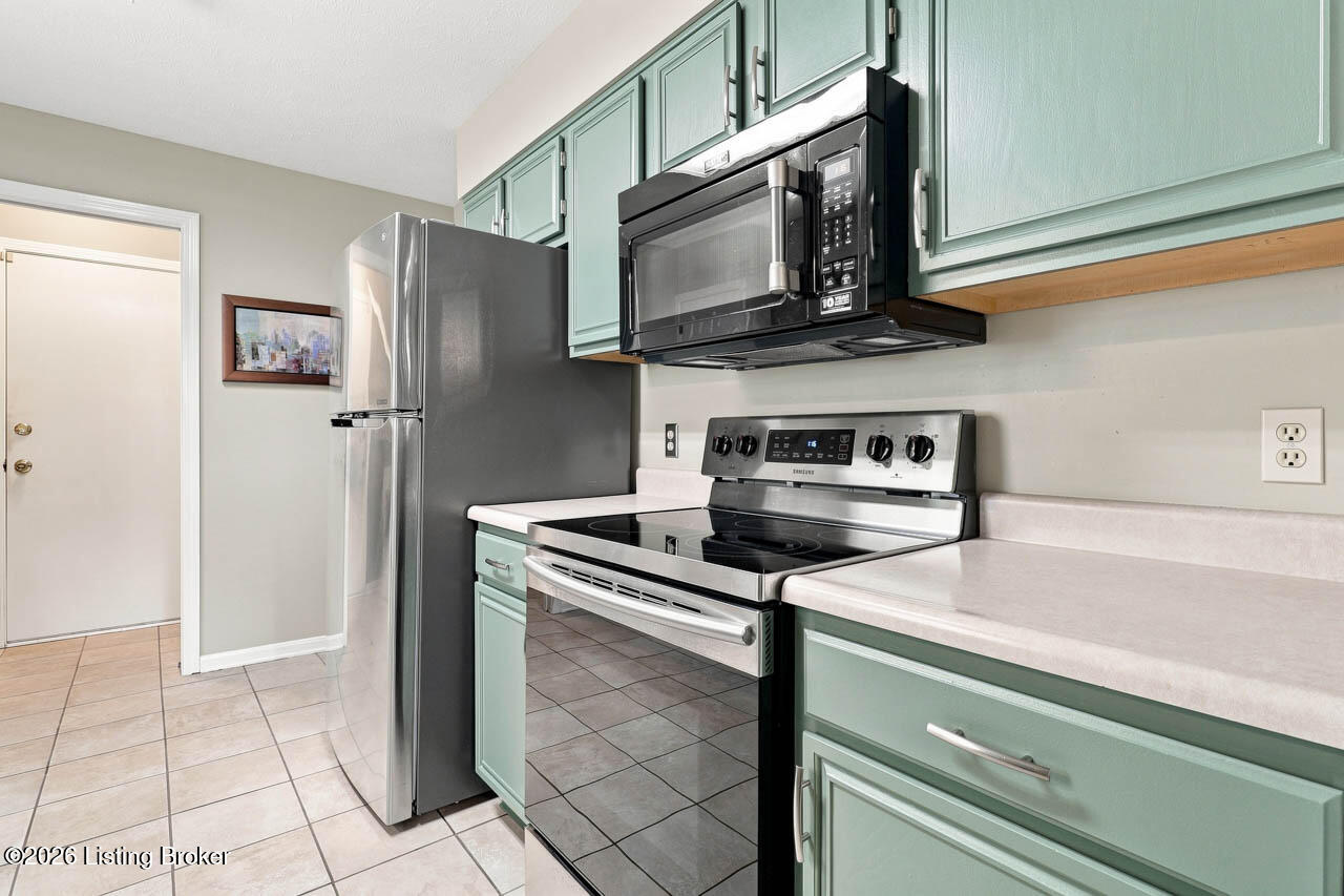3026 Bradford Grove Ln Property Photo 13
