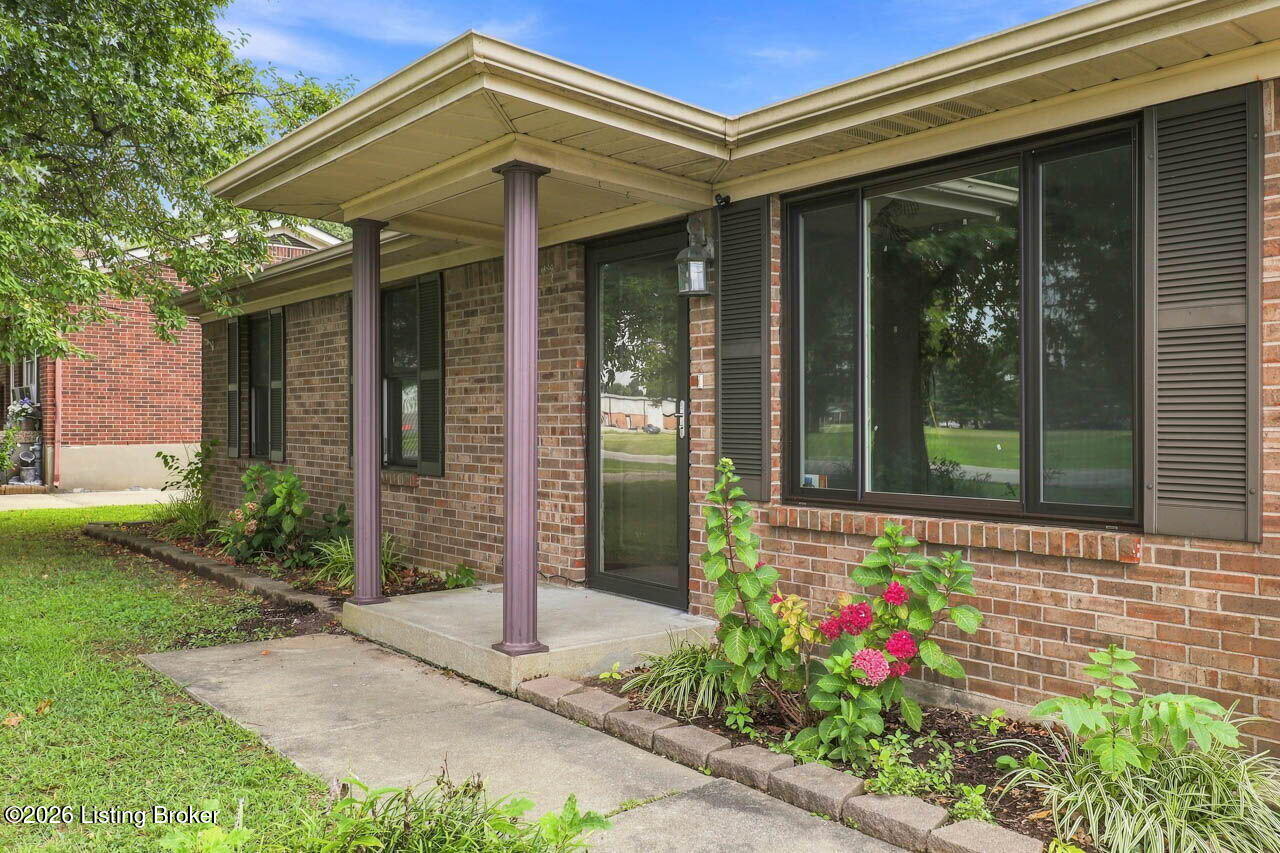 3716 Hillview Blvd Property Photo 3