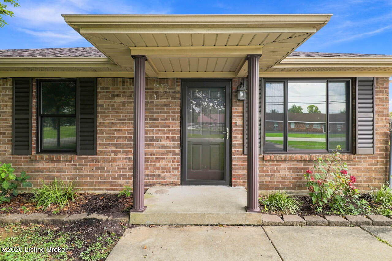 3716 Hillview Blvd Property Photo 4