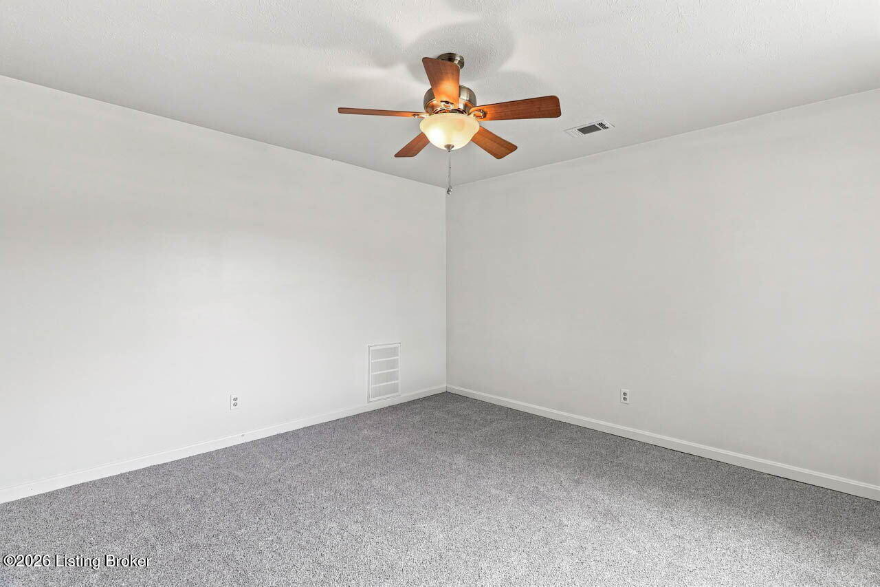 3716 Hillview Blvd Property Photo 5
