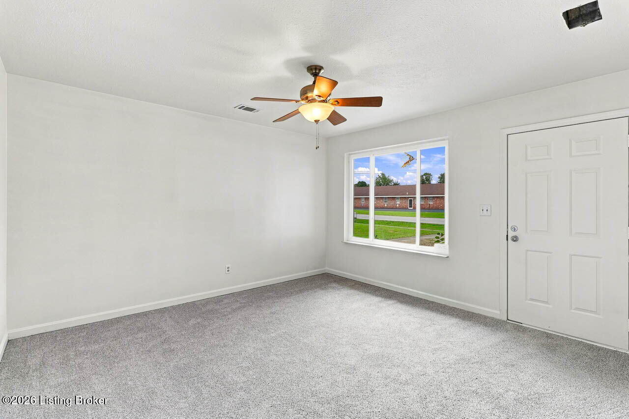 3716 Hillview Blvd Property Photo 6