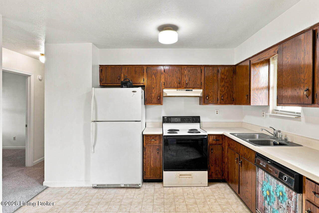 3716 Hillview Blvd Property Photo 10