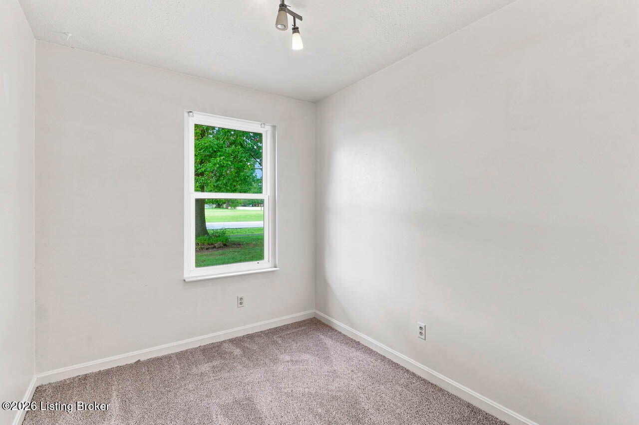 3716 Hillview Blvd Property Photo 15