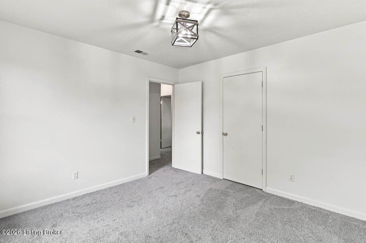 3716 Hillview Blvd Property Photo 21