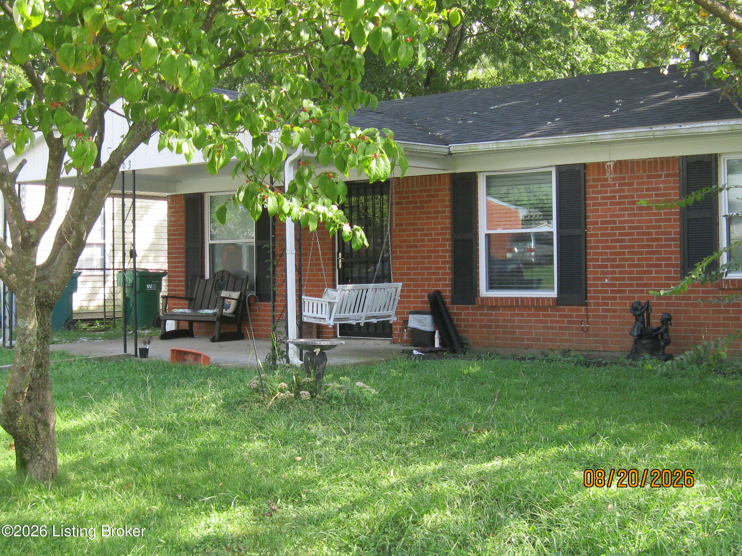 963 Hillview Blvd Property Photo 2