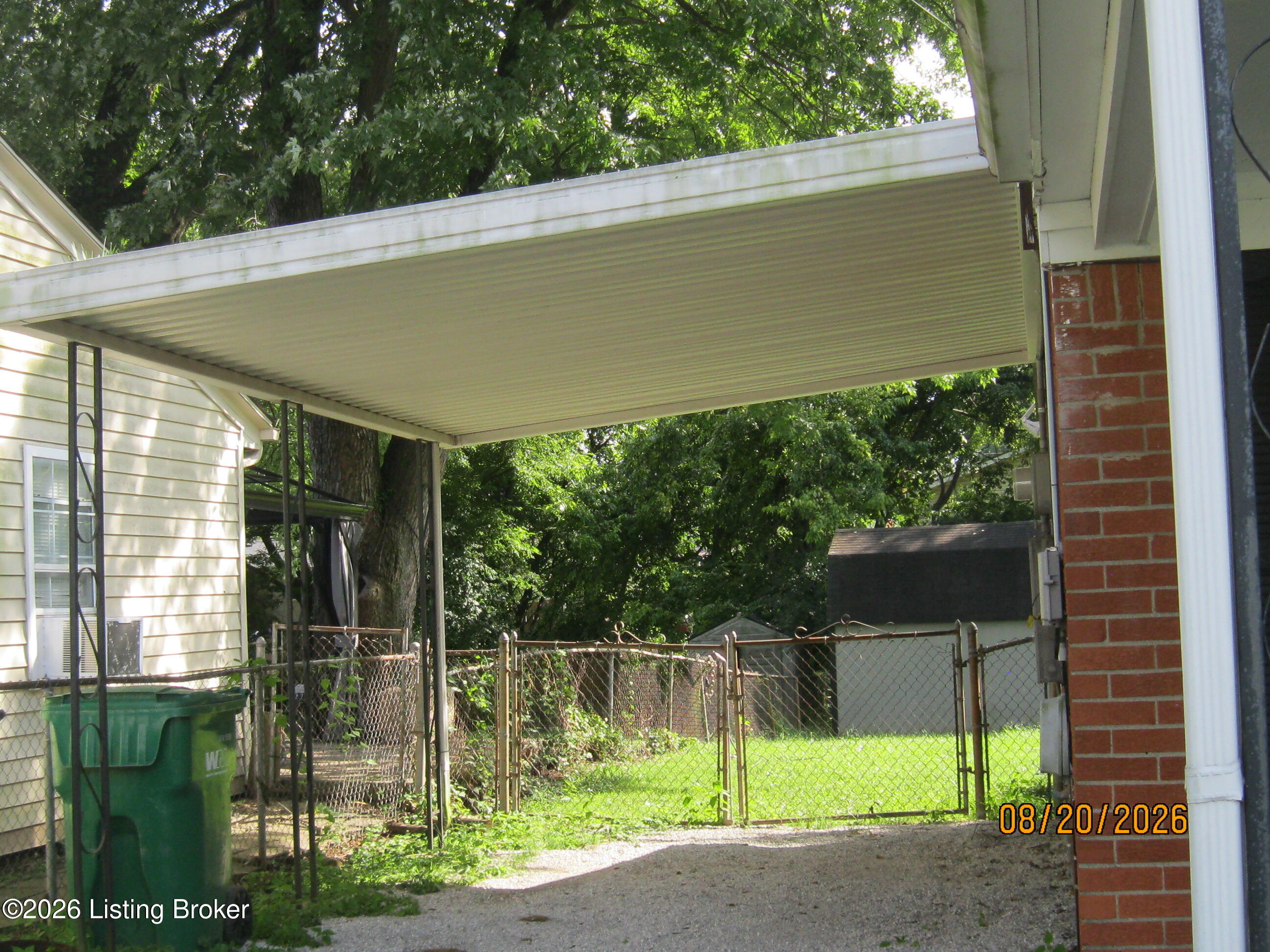 963 Hillview Blvd Property Photo 4