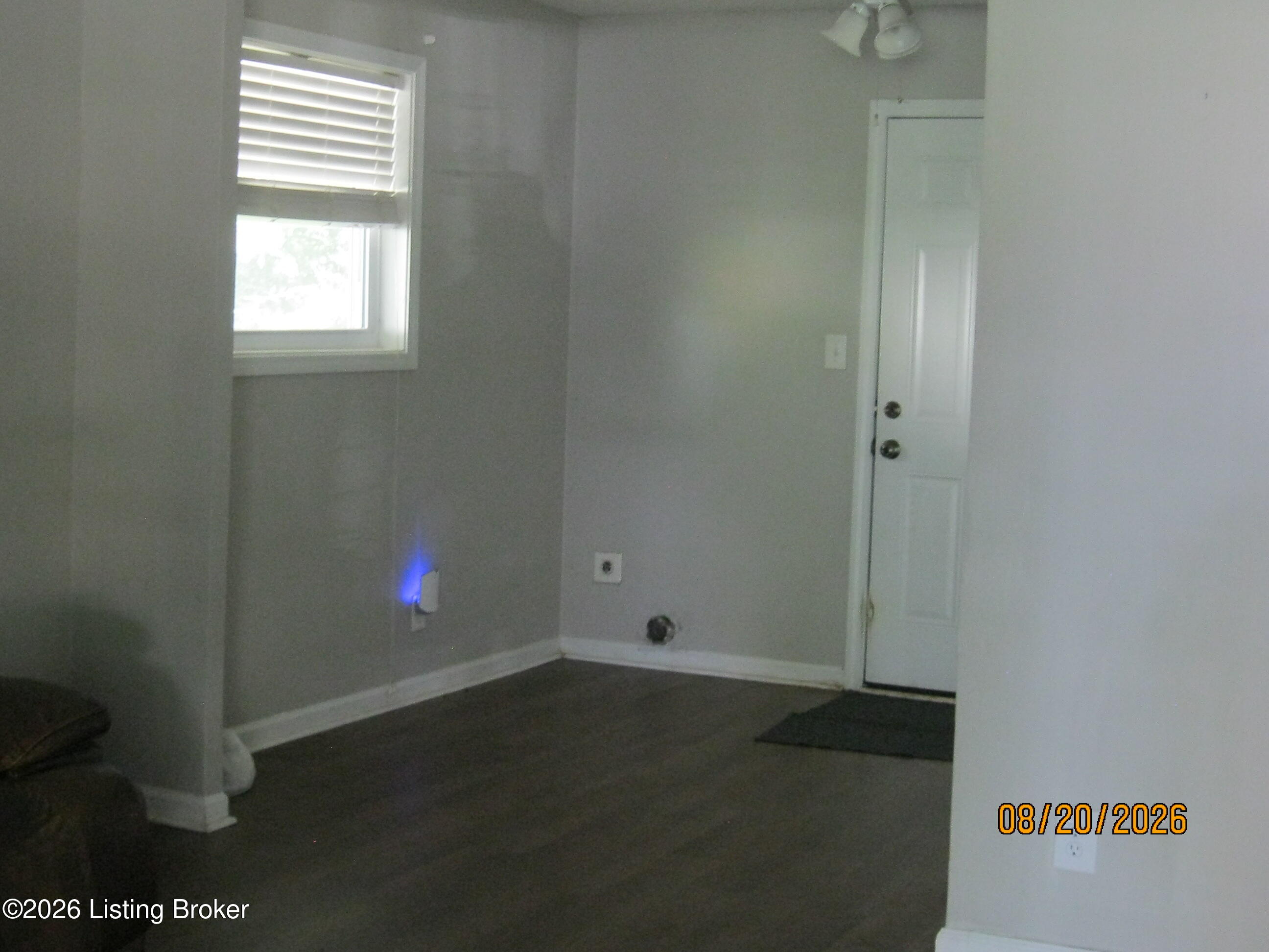 963 Hillview Blvd Property Photo 5