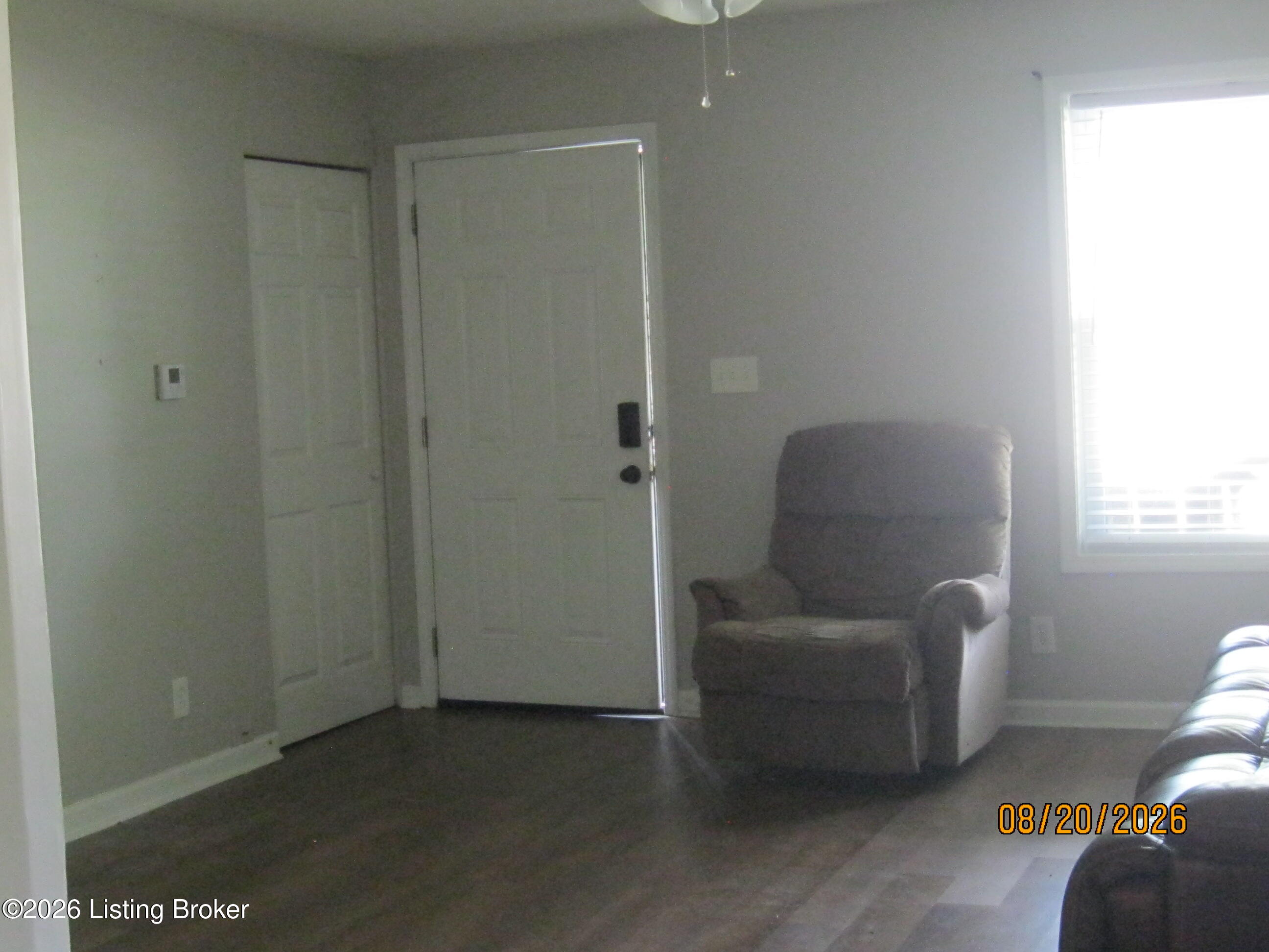 963 Hillview Blvd Property Photo 6