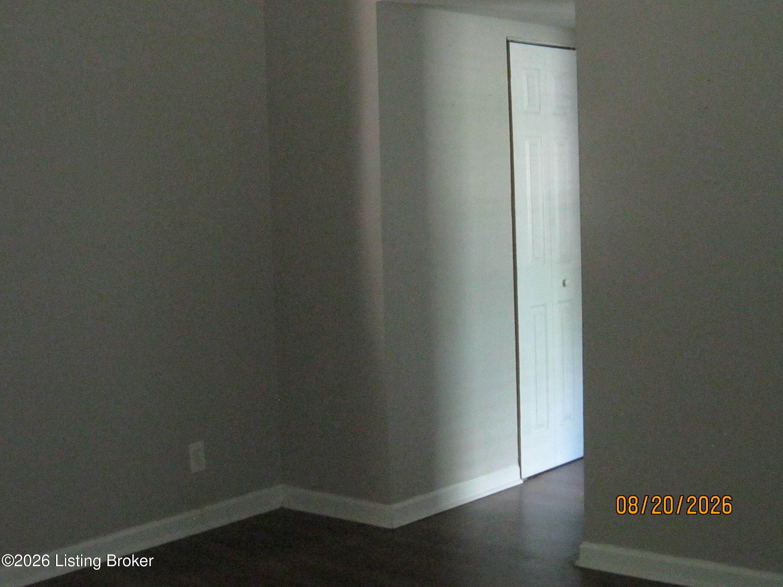 963 Hillview Blvd Property Photo 7