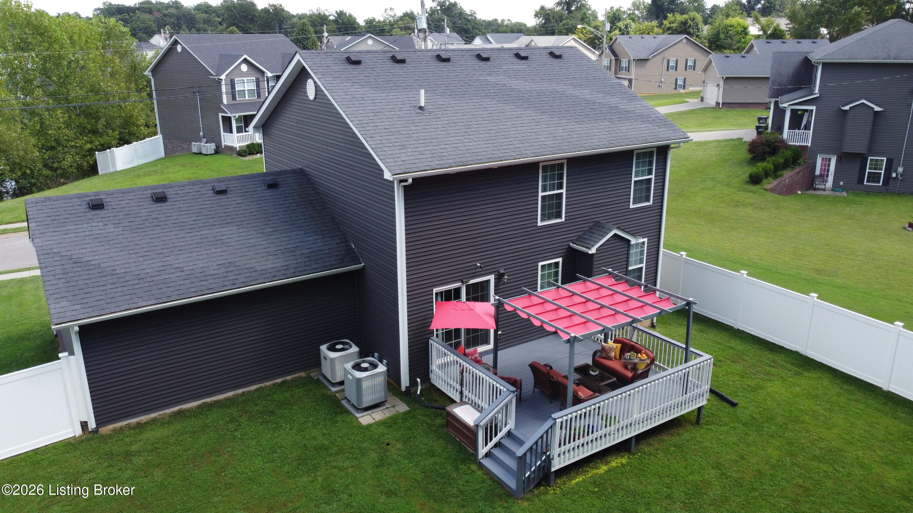 111 Persimmon Ridge Property Photo 4