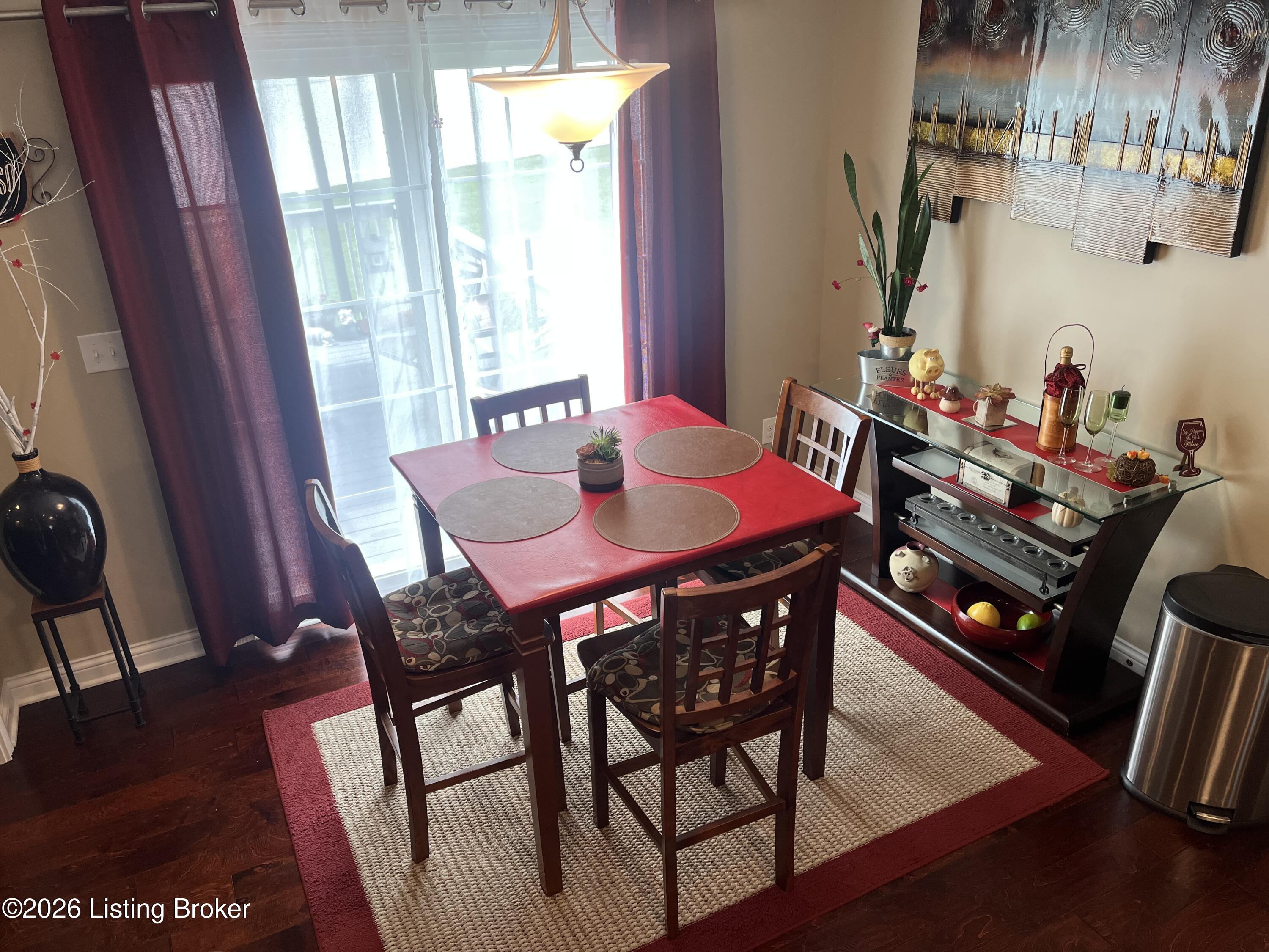 111 Persimmon Ridge Property Photo 8
