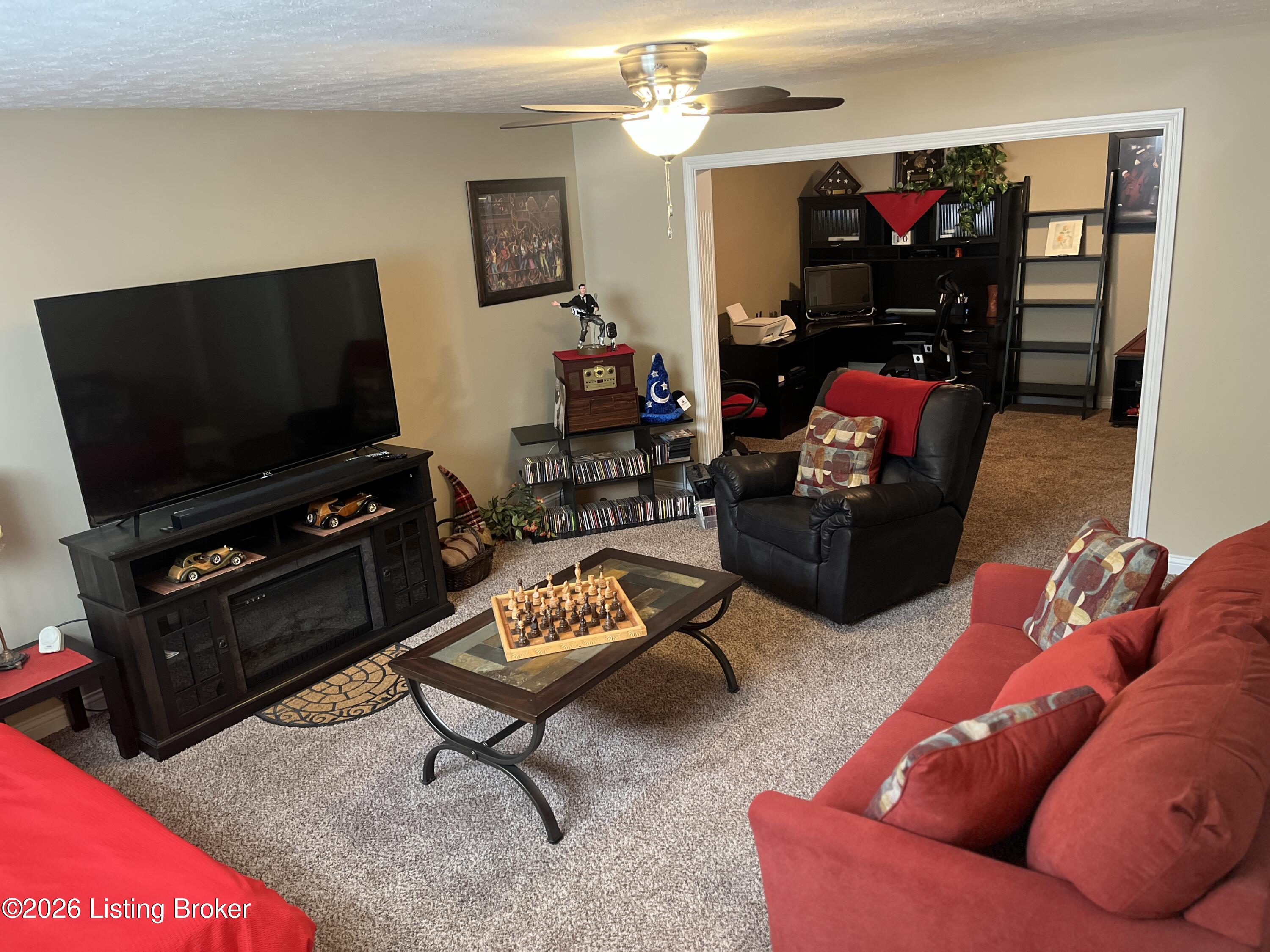 111 Persimmon Ridge Property Photo 13