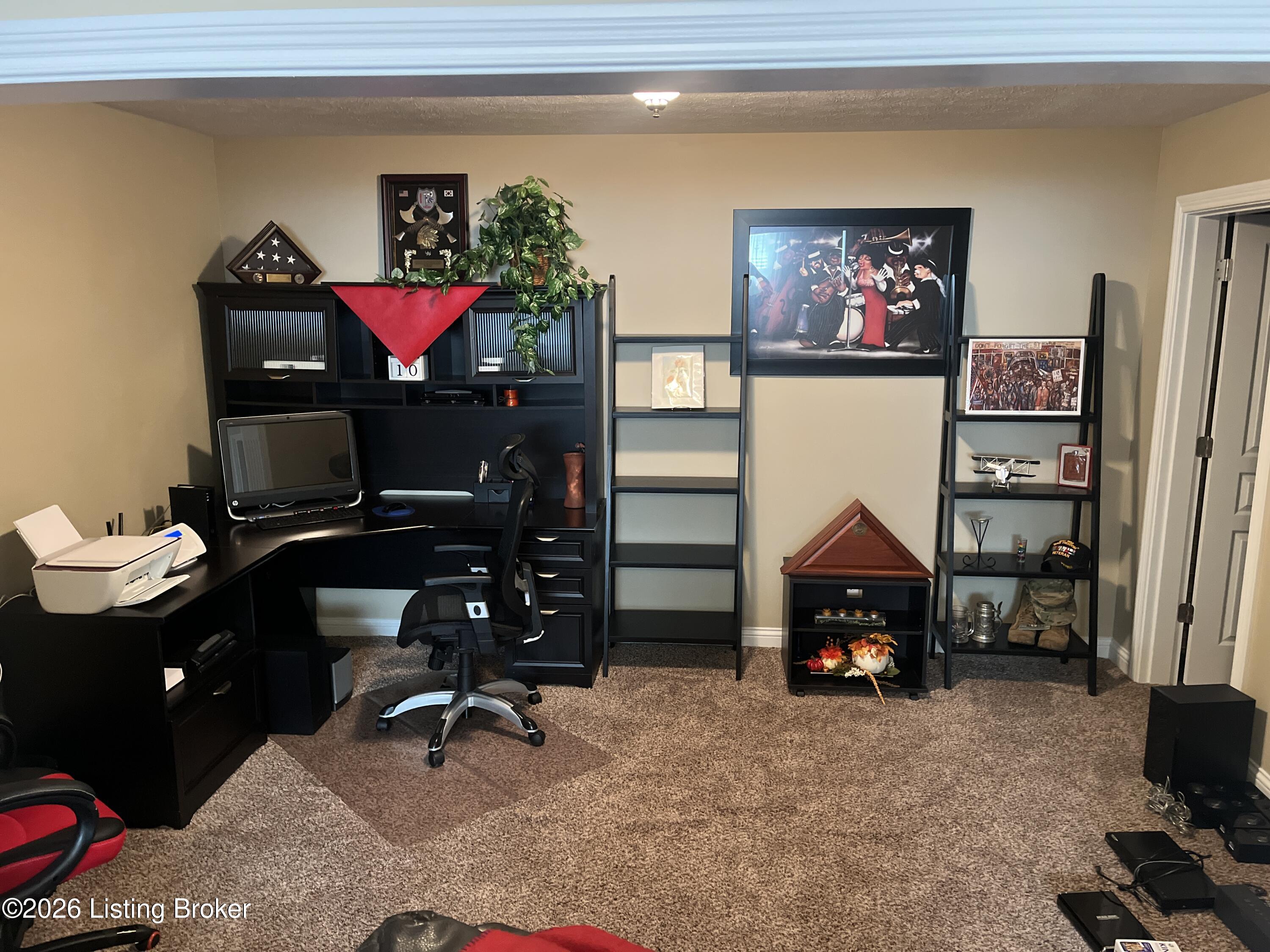 111 Persimmon Ridge Property Photo 14