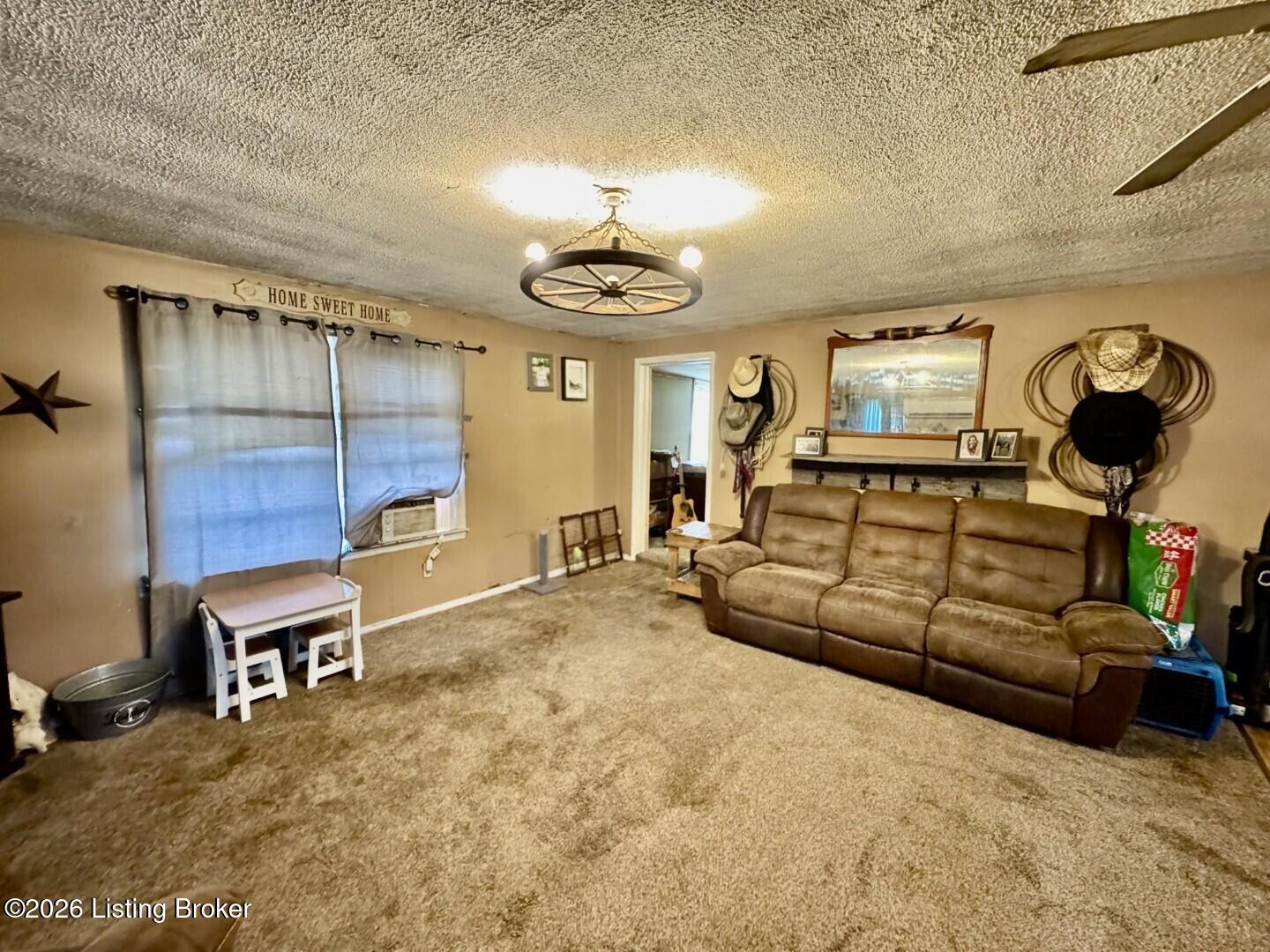 1070 Logan Rd Property Photo 7