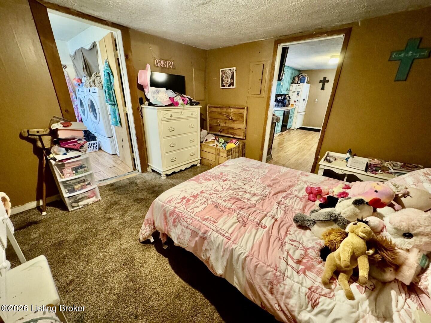 1070 Logan Rd Property Photo 10