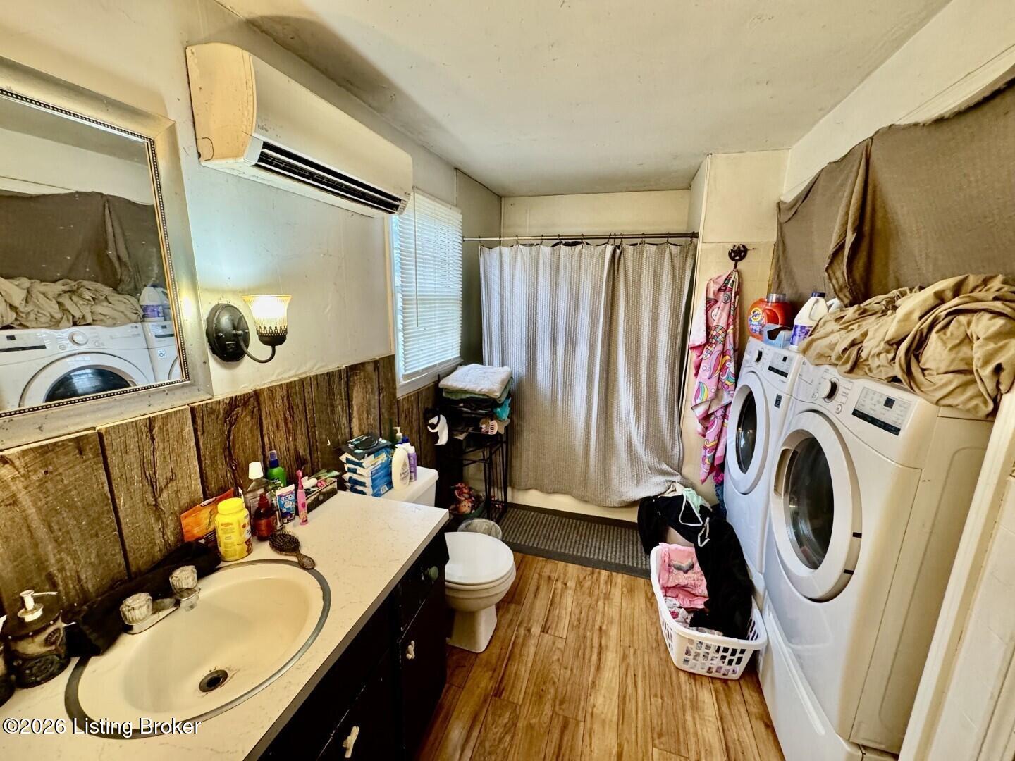 1070 Logan Rd Property Photo 11