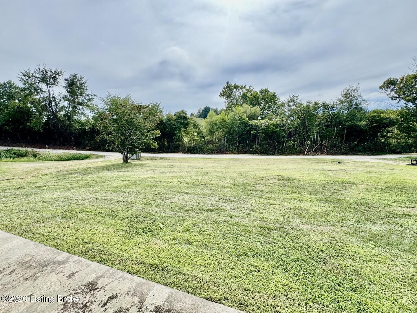 1070 Logan Rd Property Photo 14