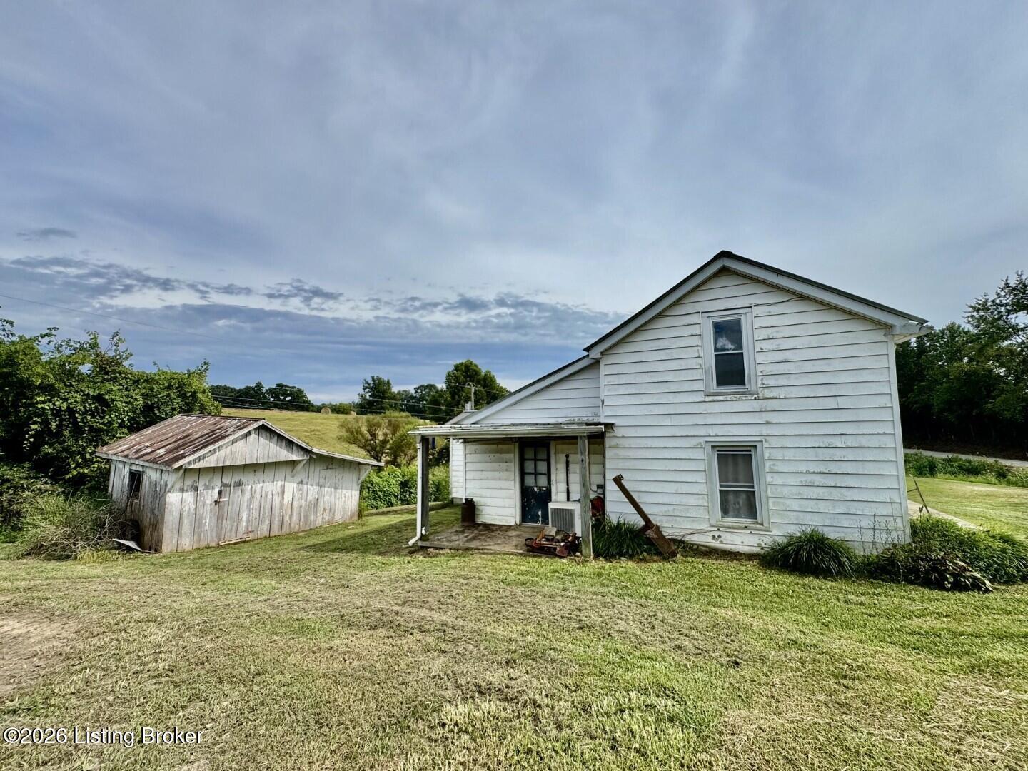 1070 Logan Rd Property Photo 19