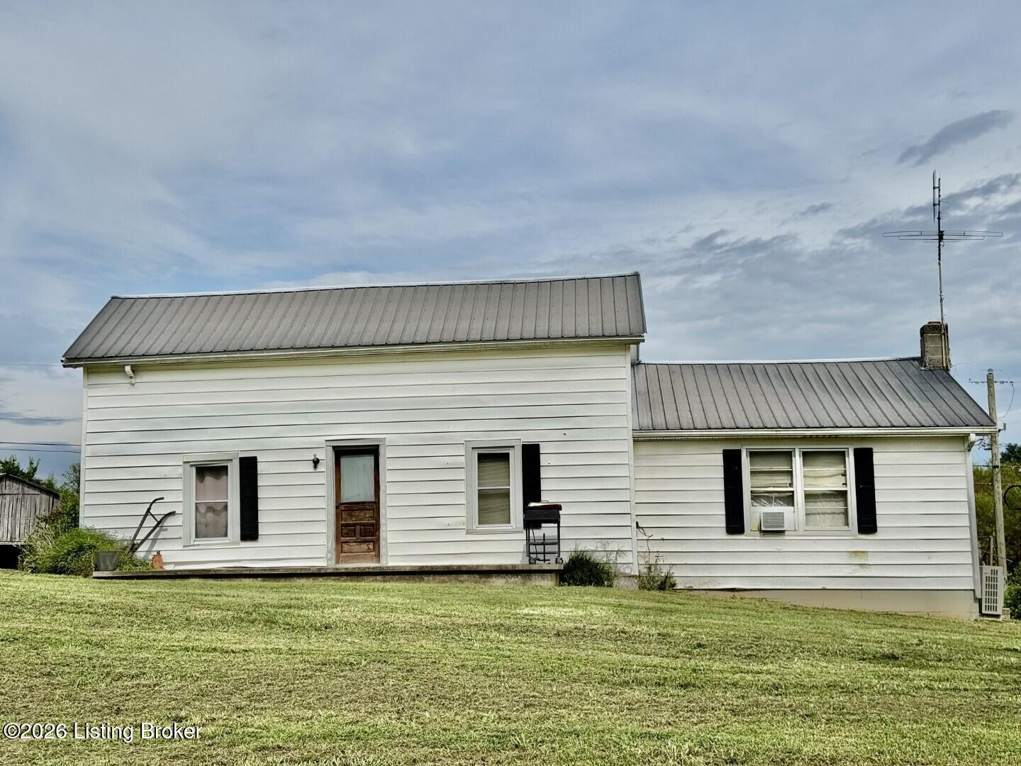1070 Logan Rd Property Photo 20