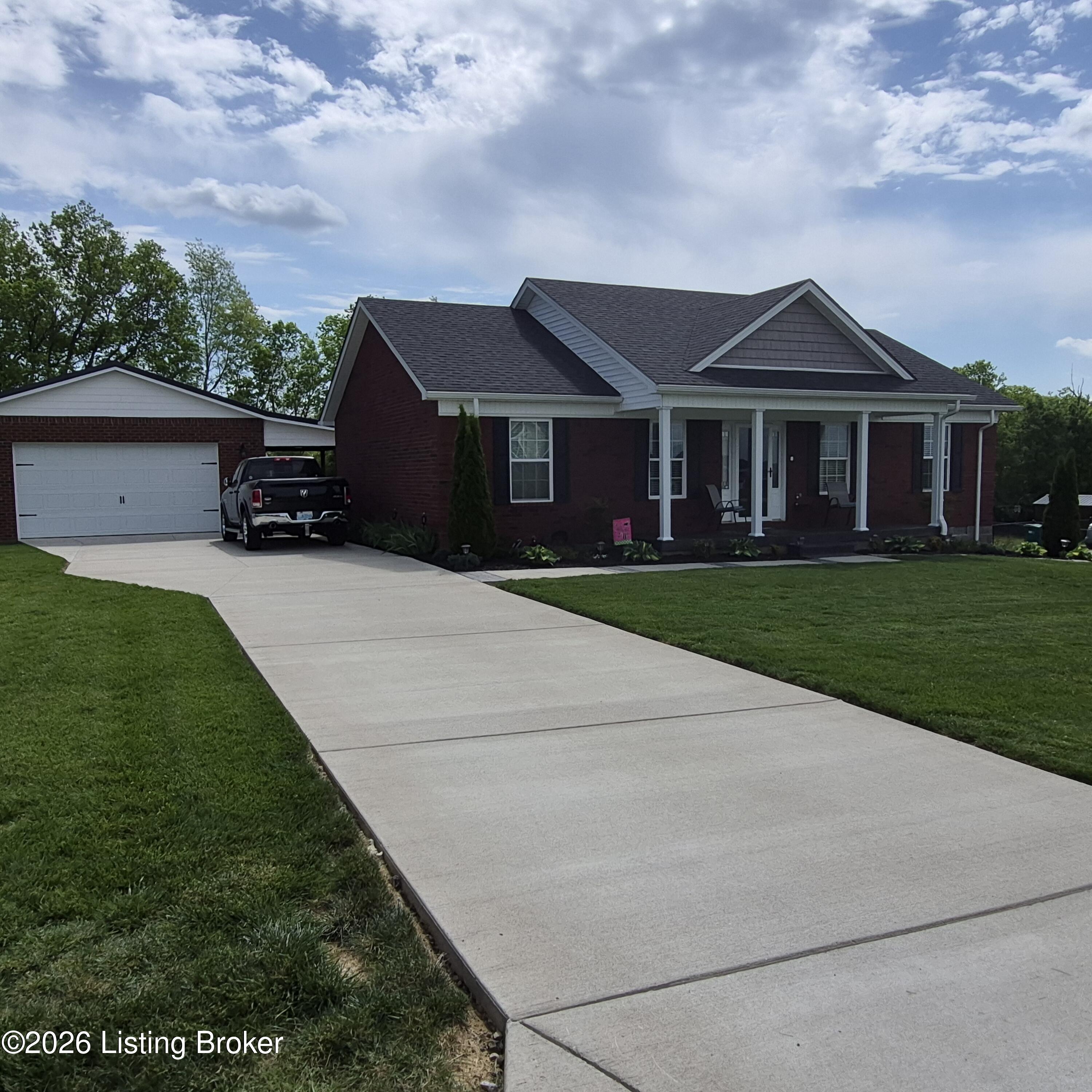 121 Iroquois Trail Property Photo 4