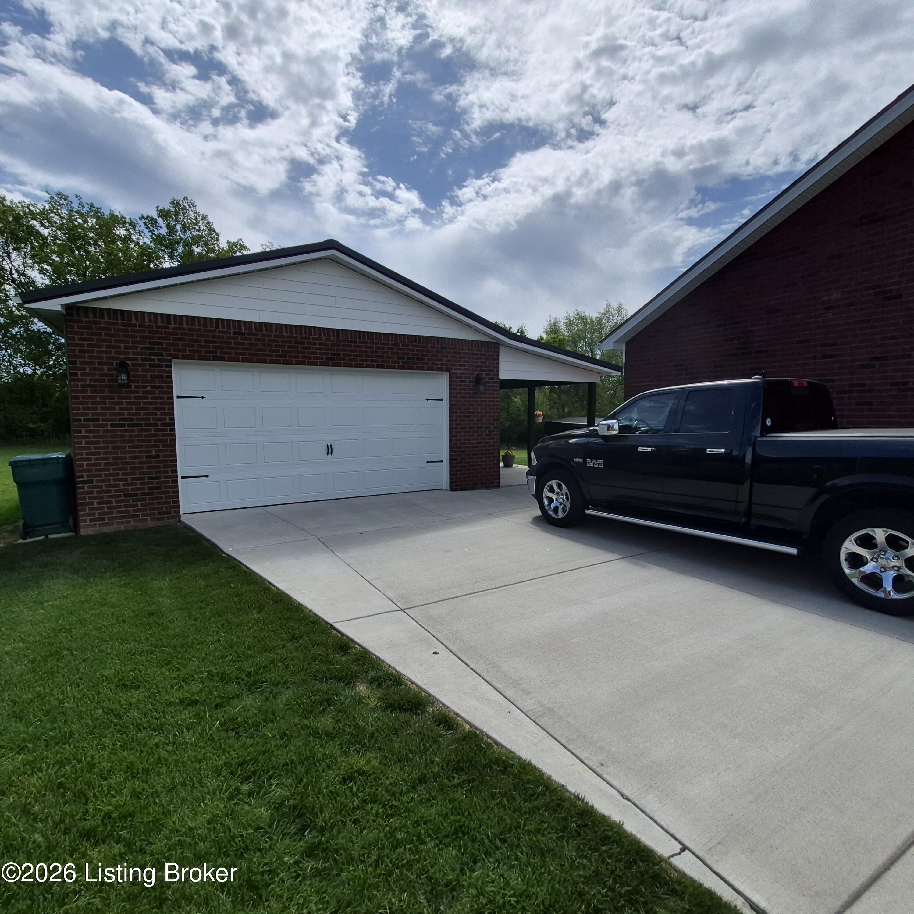 121 Iroquois Trail Property Photo 6