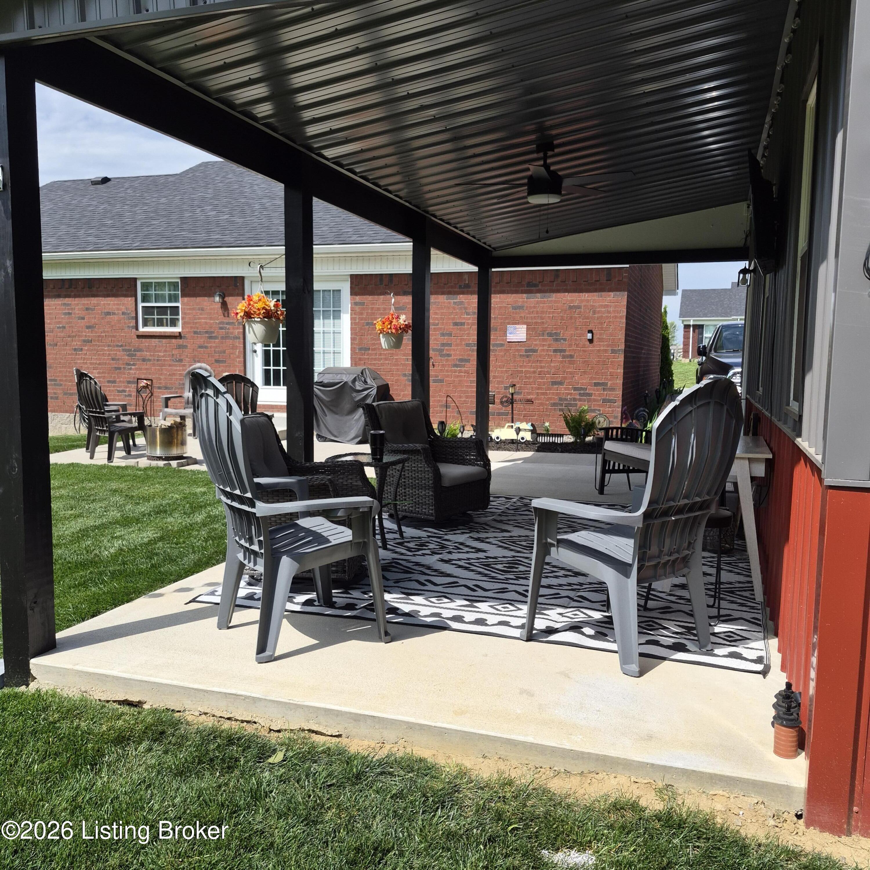 121 Iroquois Trail Property Photo 11