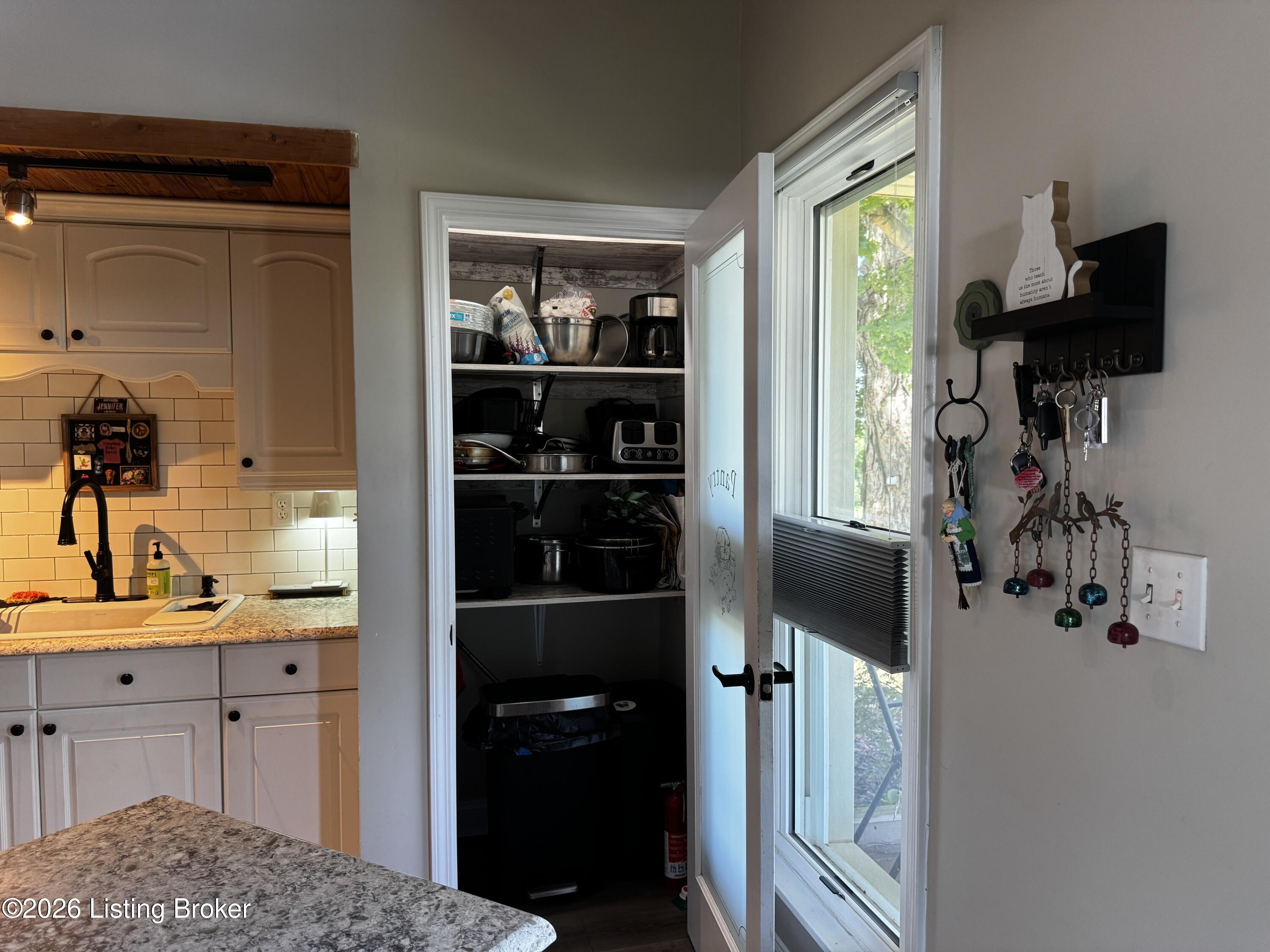 643 Molly Brown Rd Property Photo 7