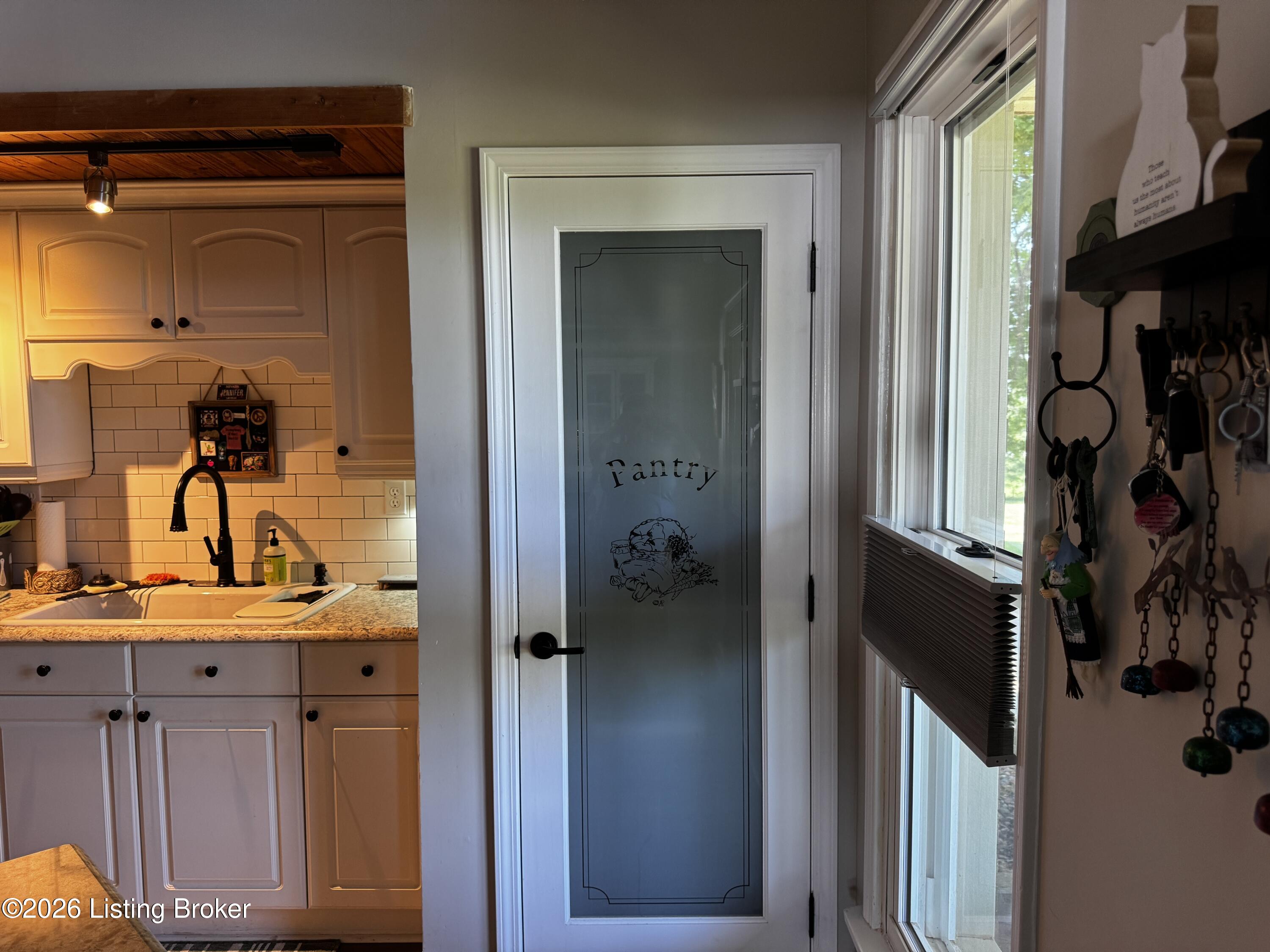 643 Molly Brown Rd Property Photo 8