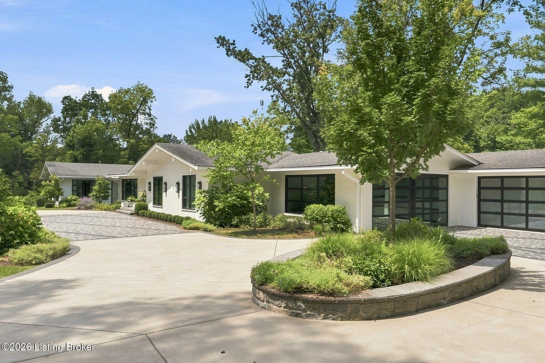 62 Indian Hills Trail Property Photo 4
