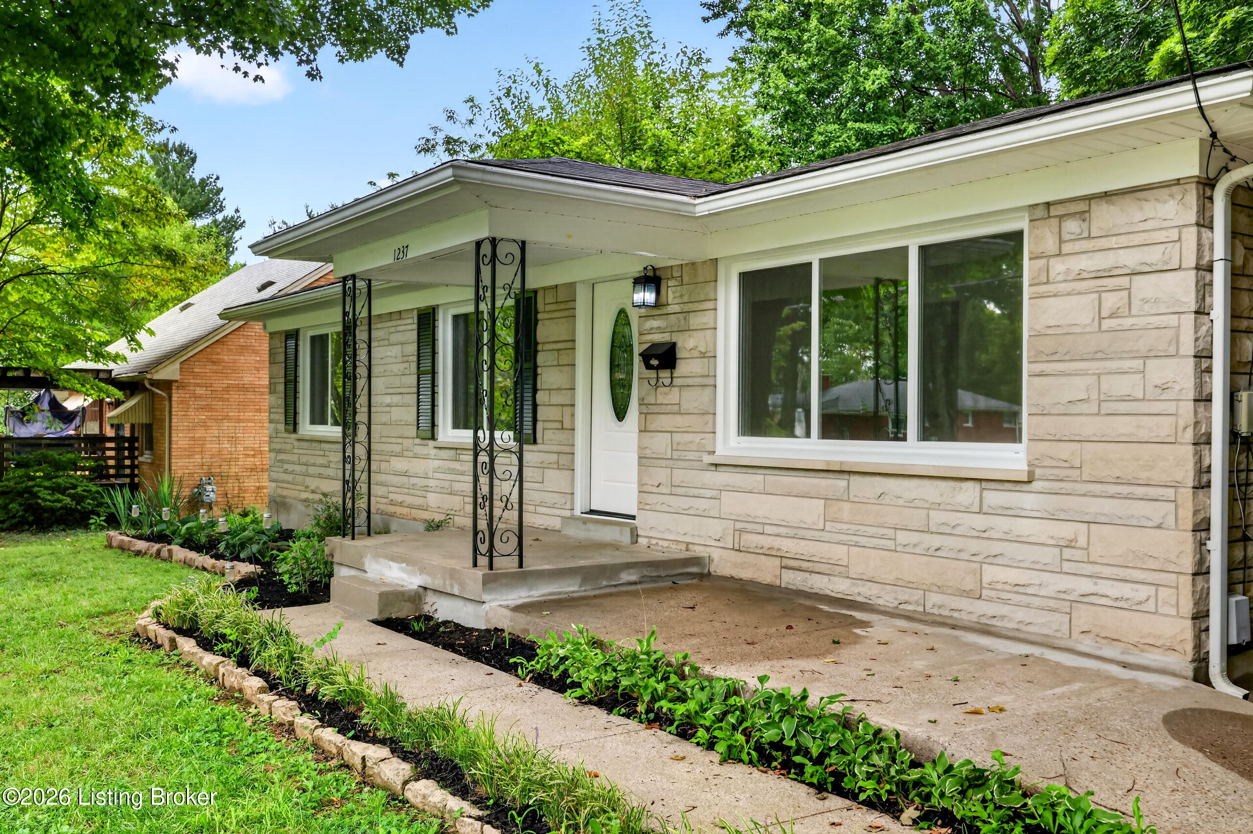 1237 Cooper Ave Property Photo 4