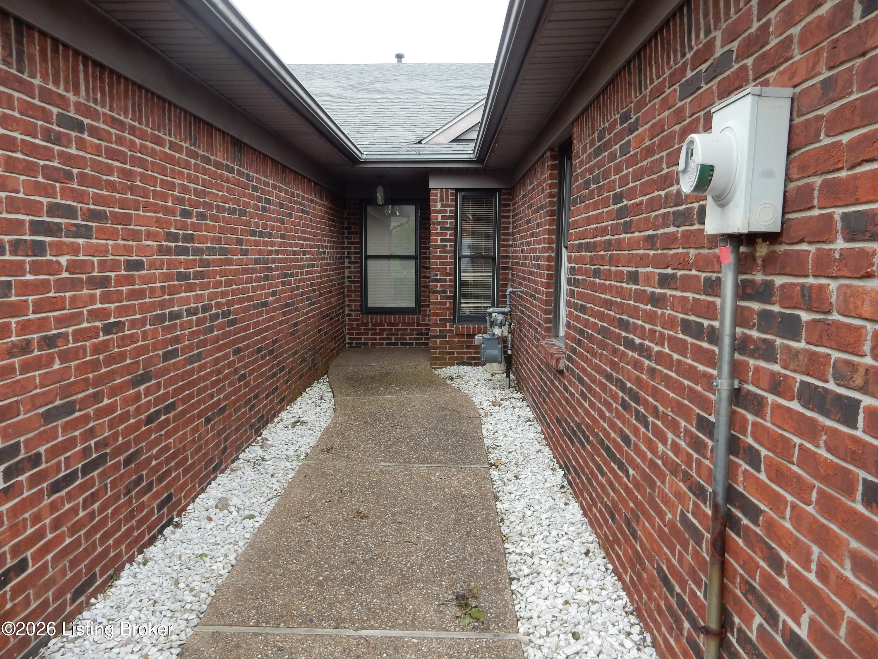 131 Flintstone Ct Property Photo 2
