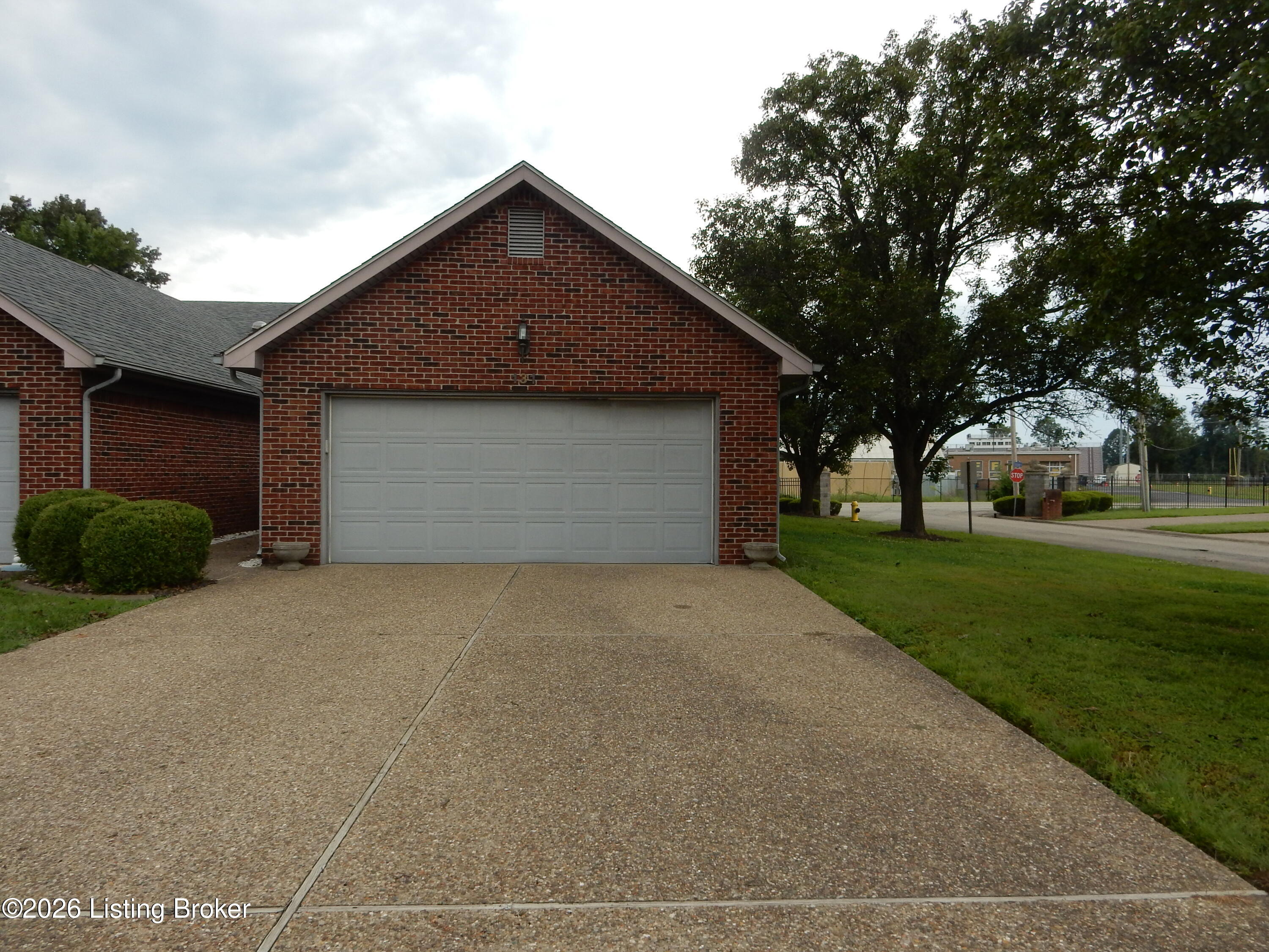 131 Flintstone Ct Property Photo 28